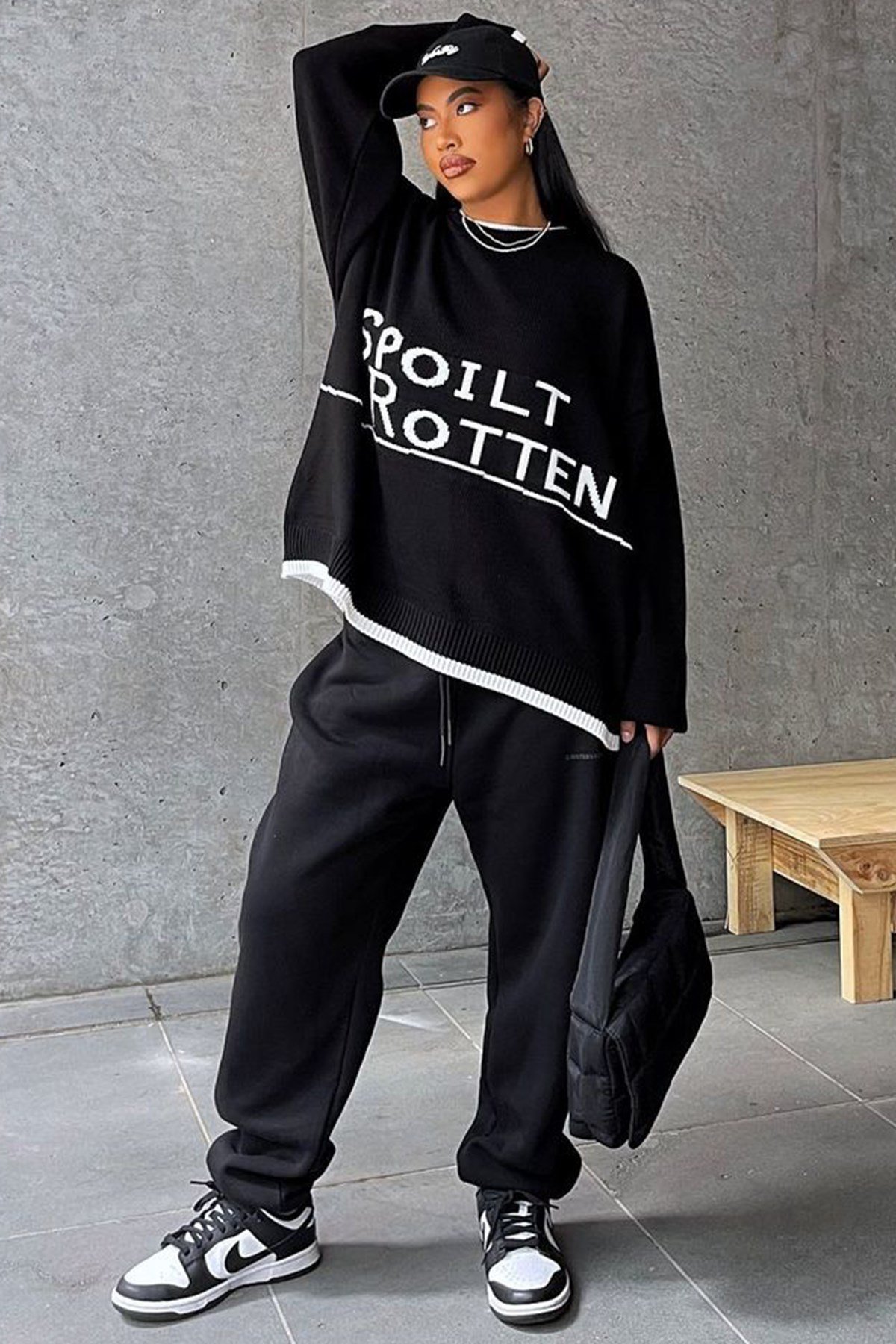 Siyah Yazılı Oversize Bisiklet Yaka  Kadın Kazak MG1596