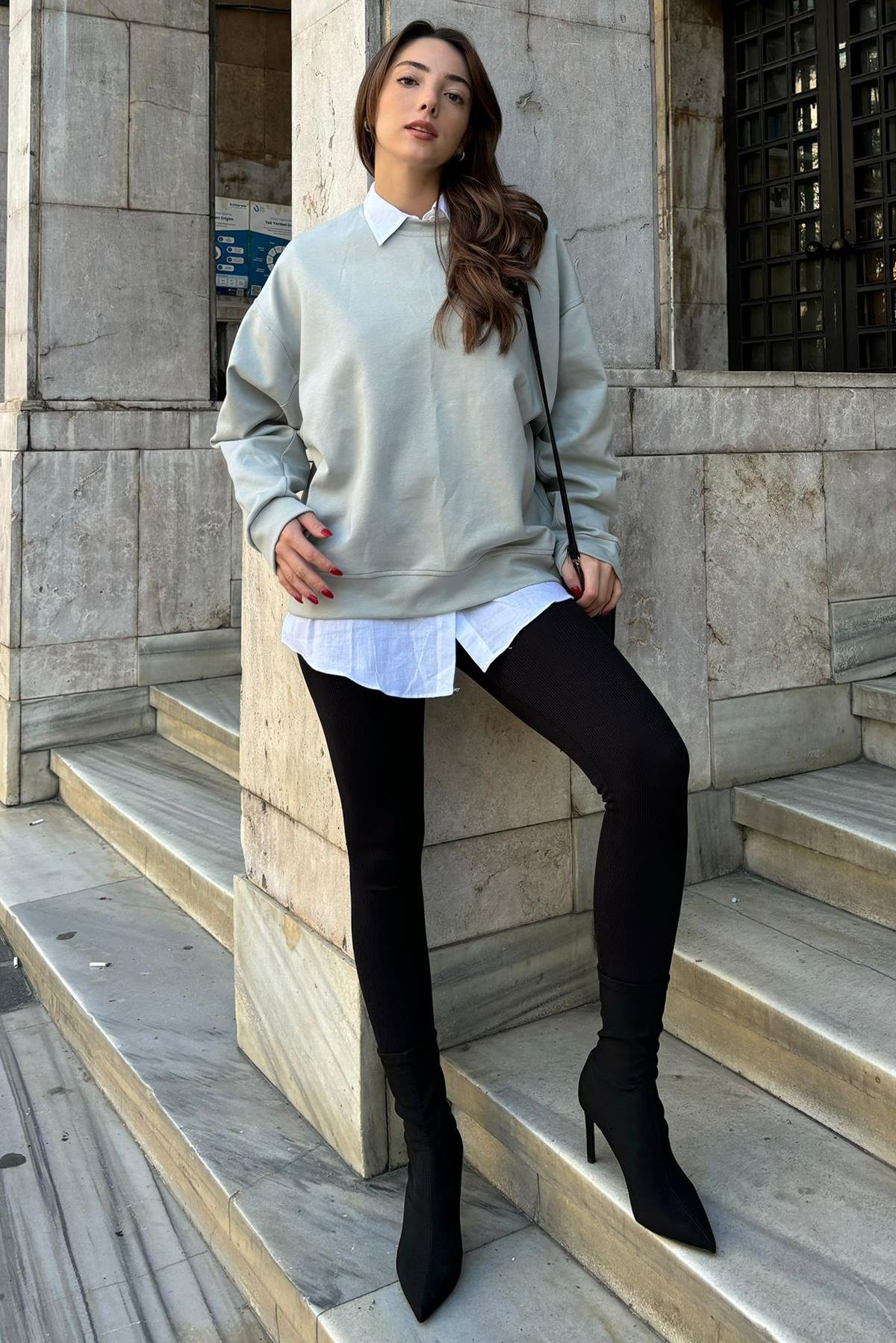 Sweatshirt