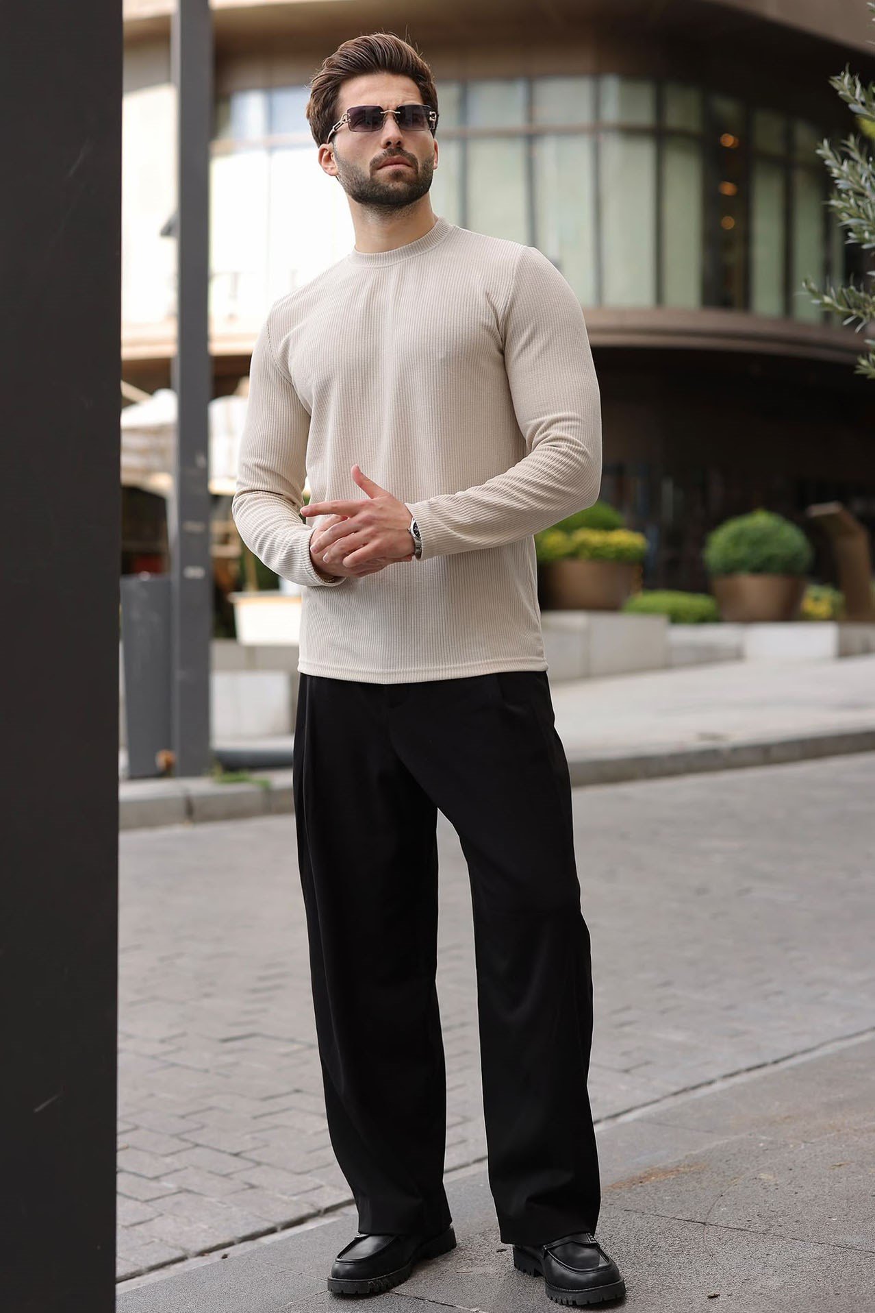 SWEATSHIRT