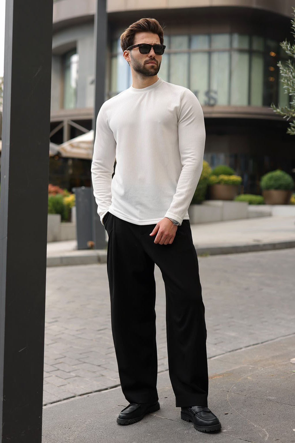 SWEATSHIRT