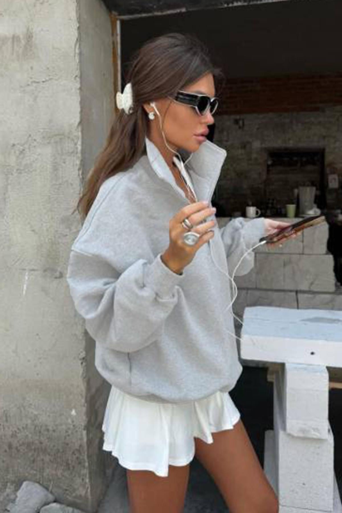 Sweatshirt