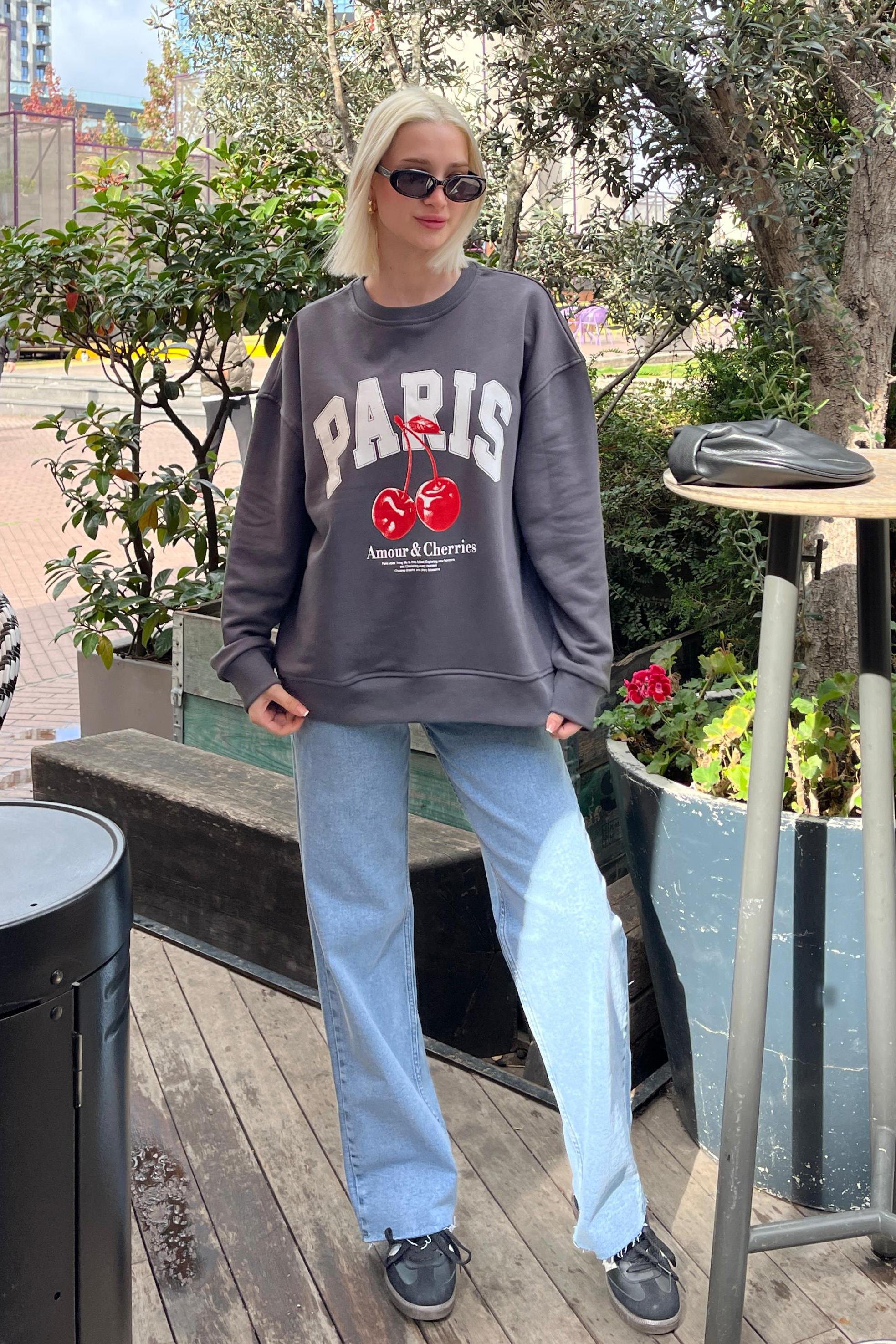 Sweatshirt