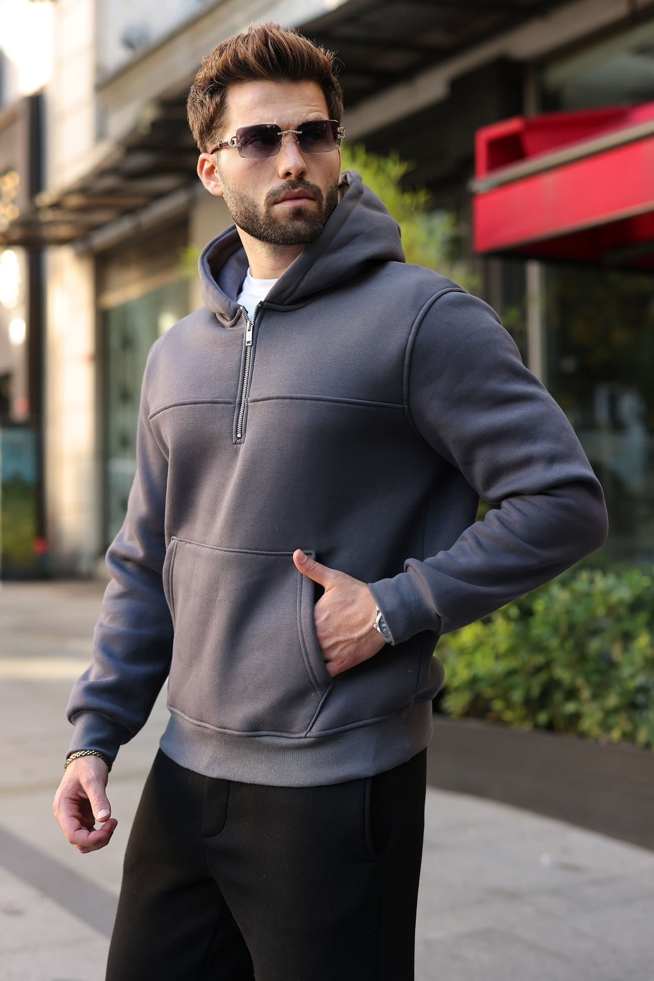 Sweatshirt
