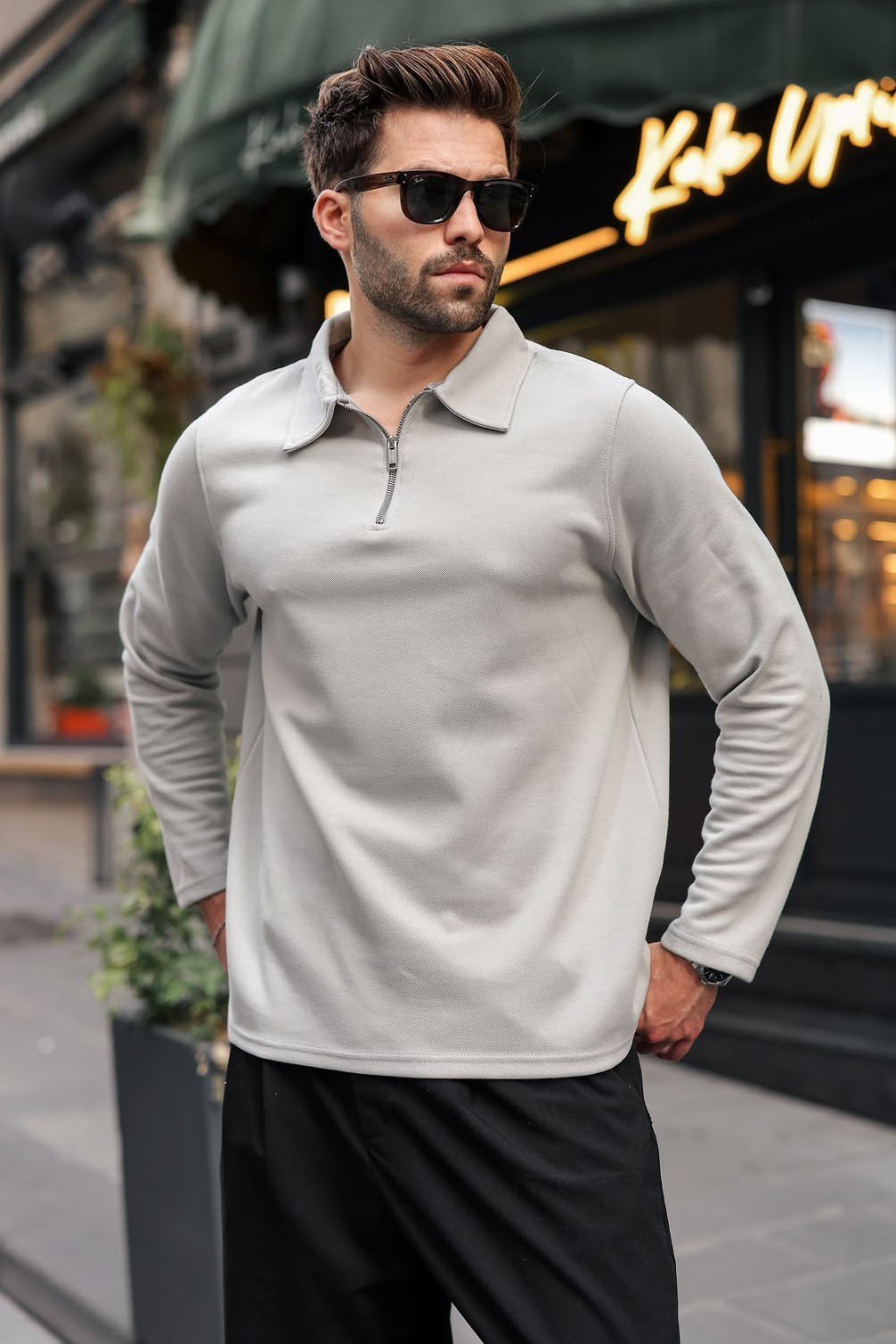 SWEATSHIRT