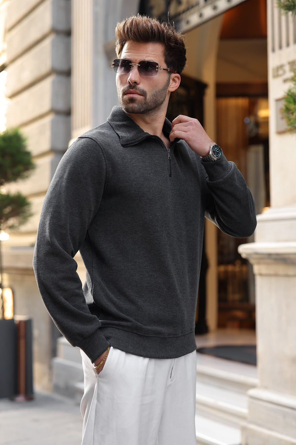 SWEATSHIRT