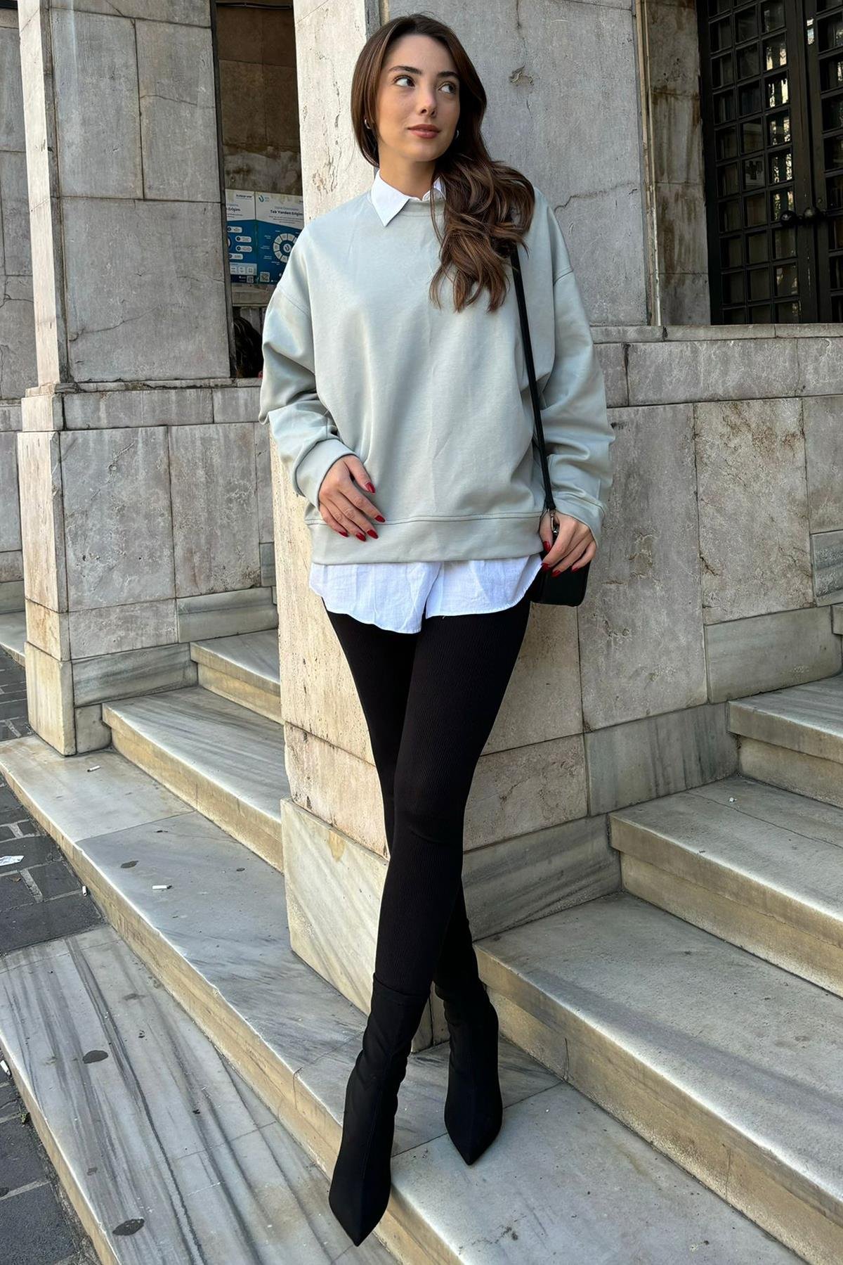 Sweatshirt
