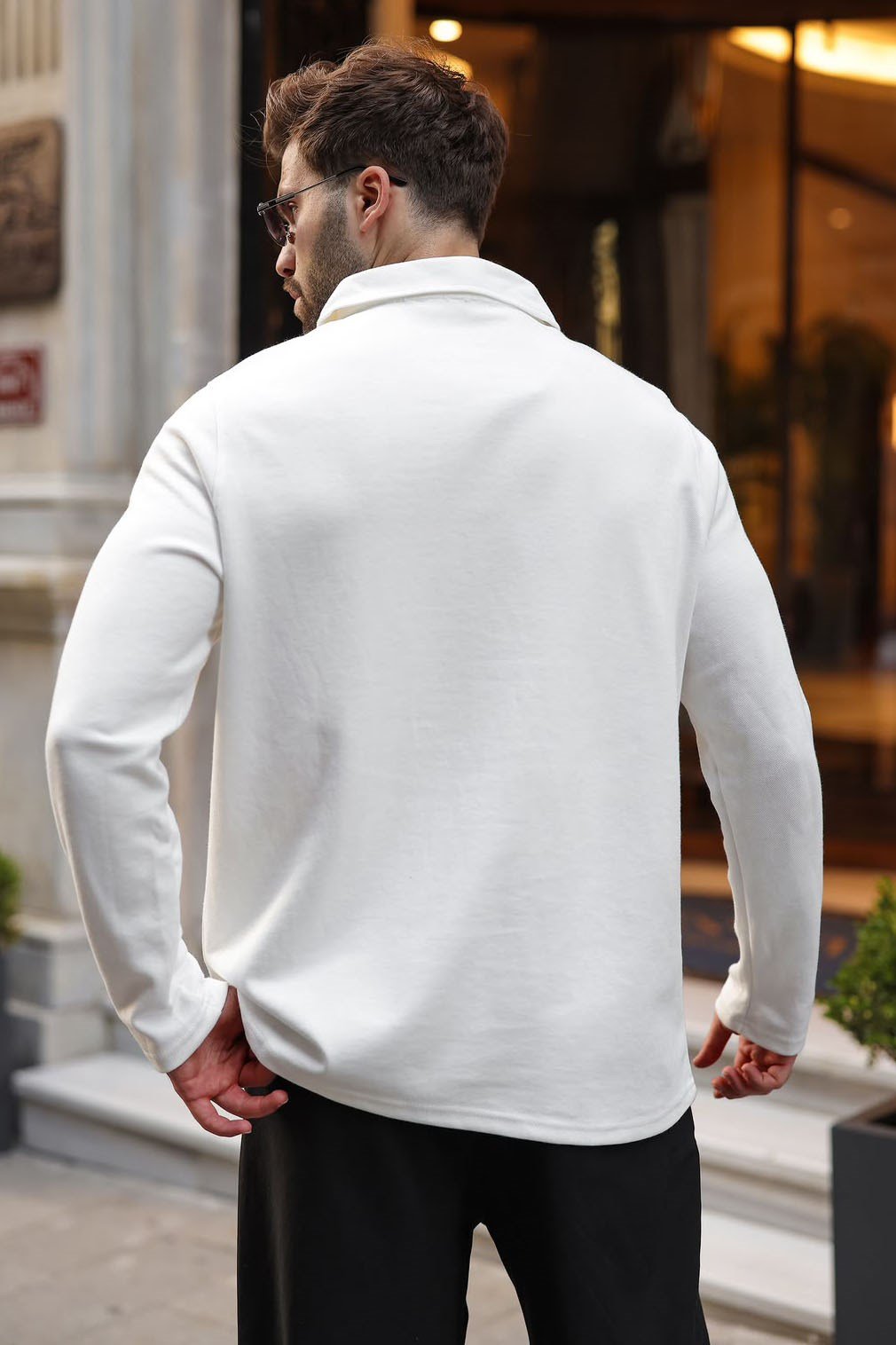 SWEATSHIRT