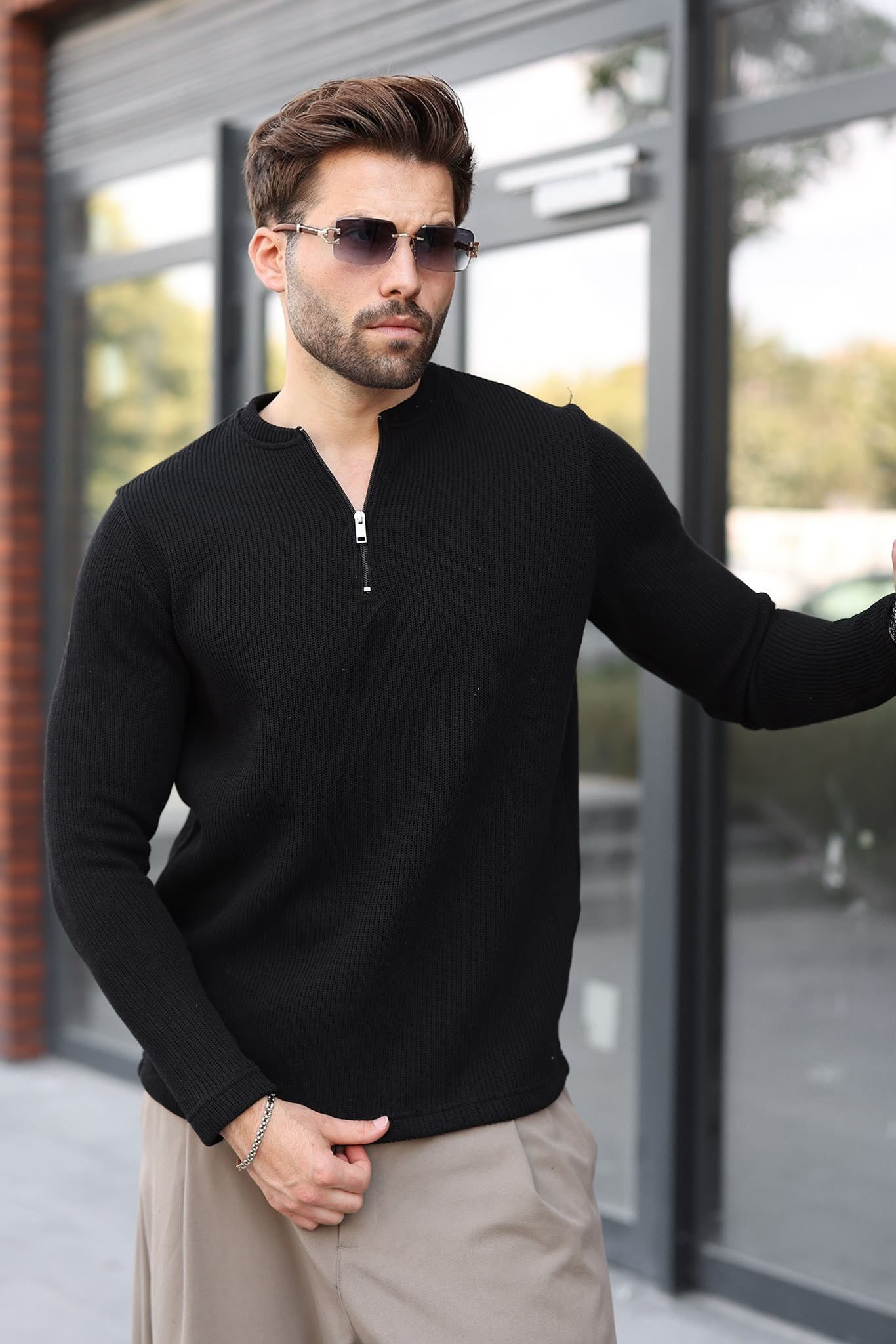 SWEATSHIRT