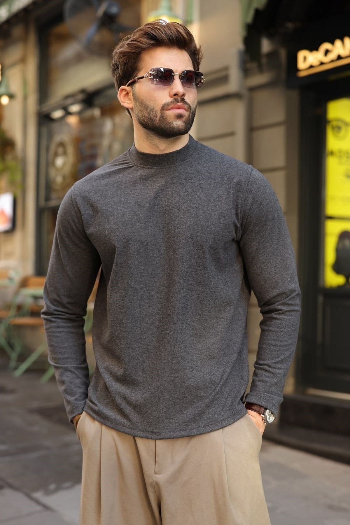 SWEATSHIRT