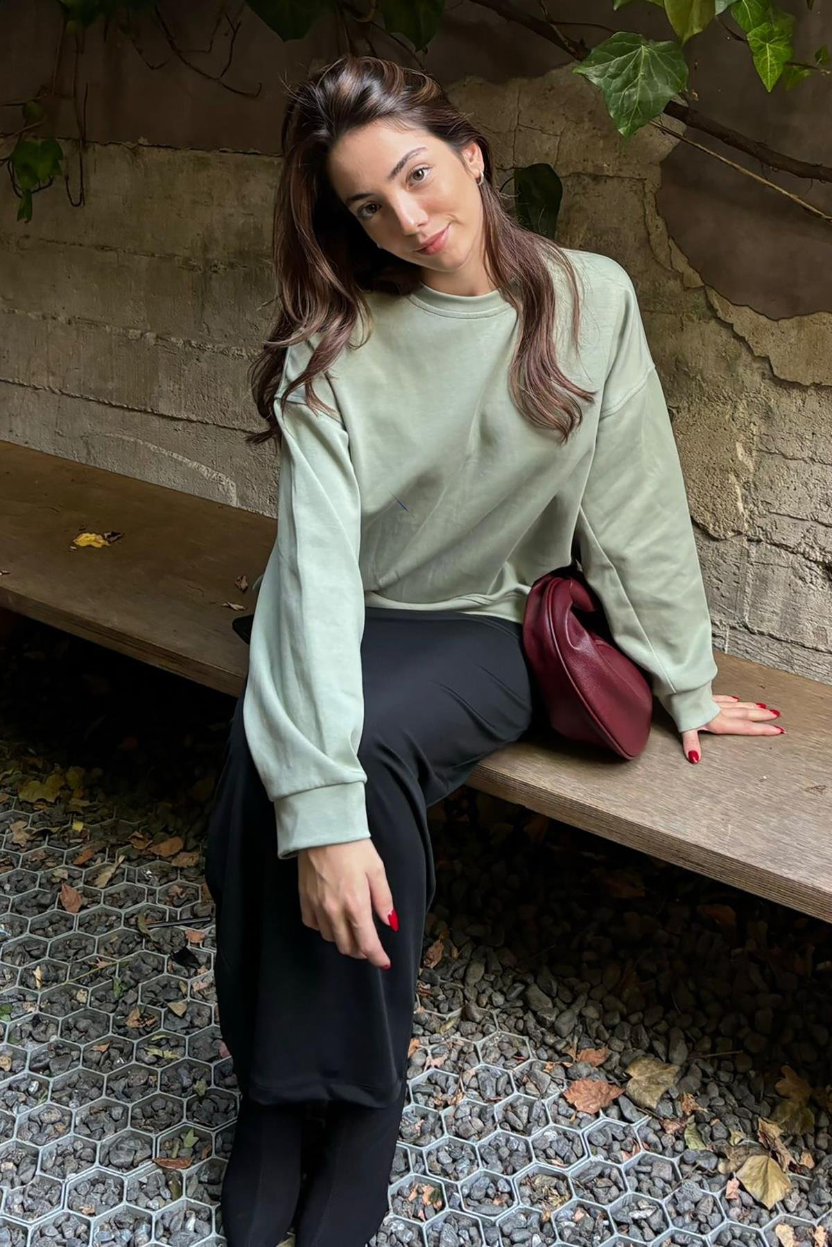 Sweatshirt