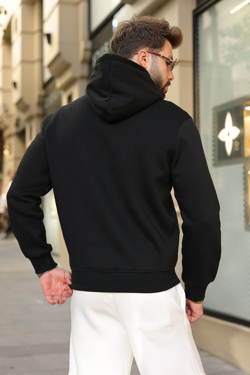 SWEATSHIRT