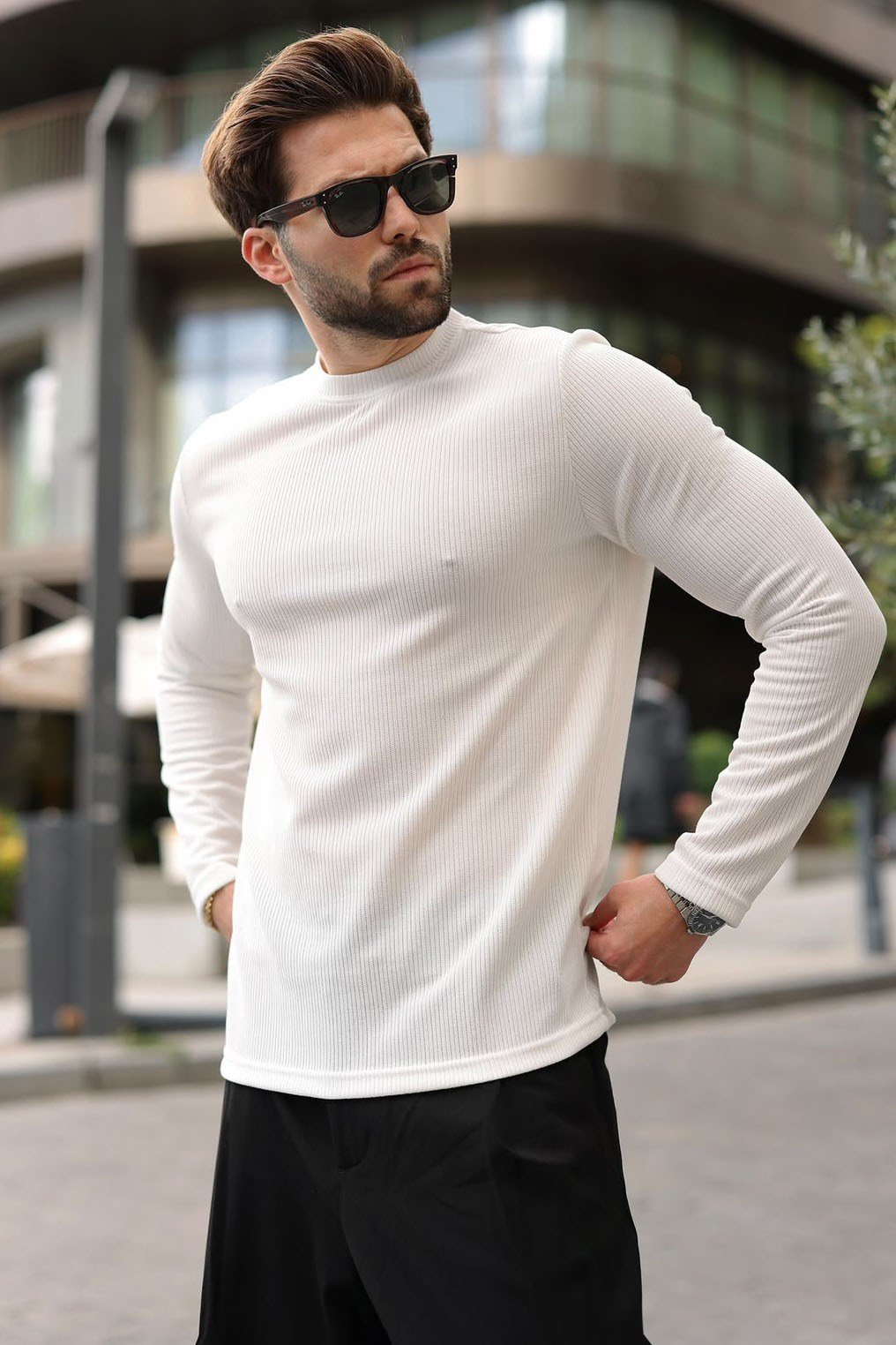 SWEATSHIRT