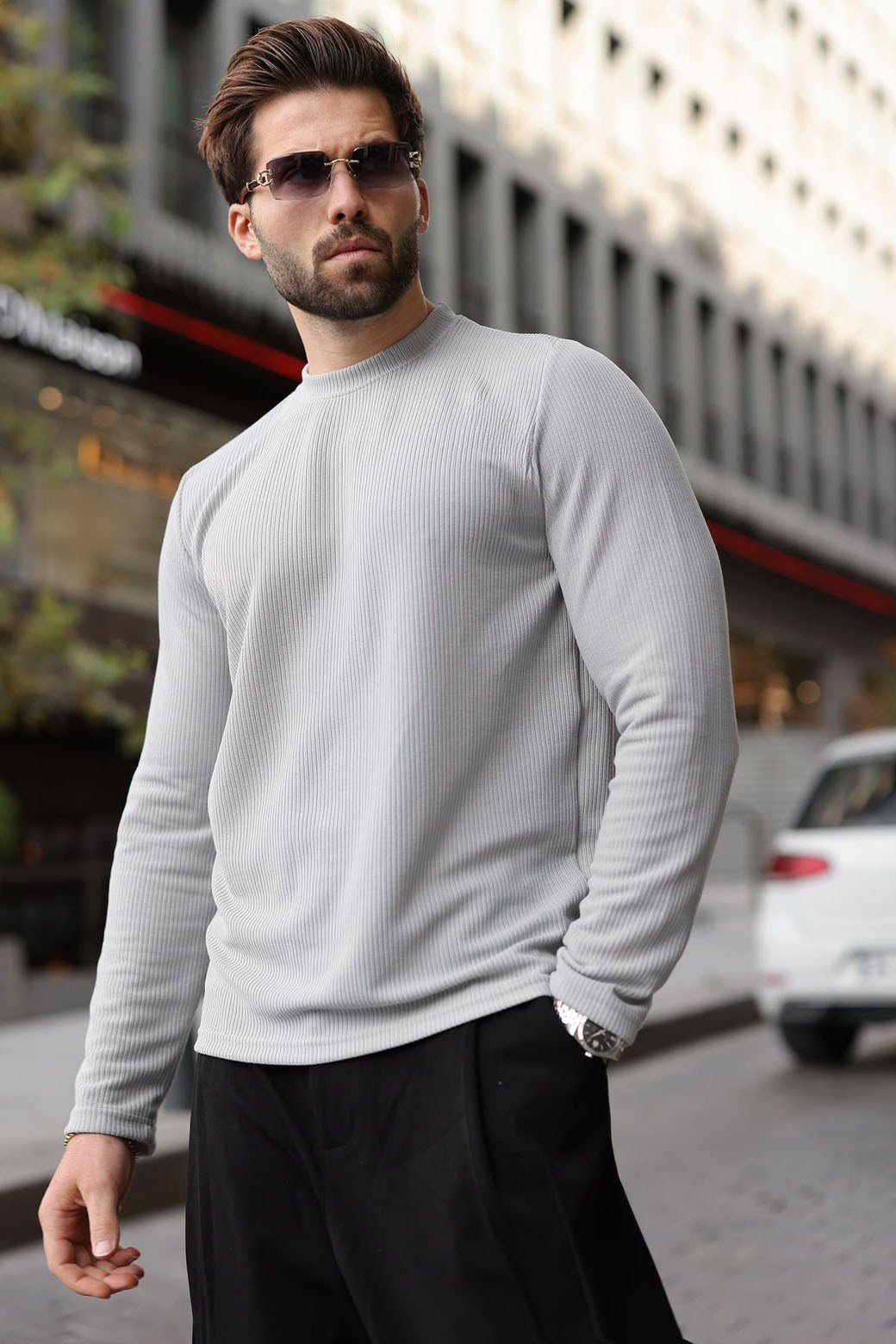 SWEATSHIRT