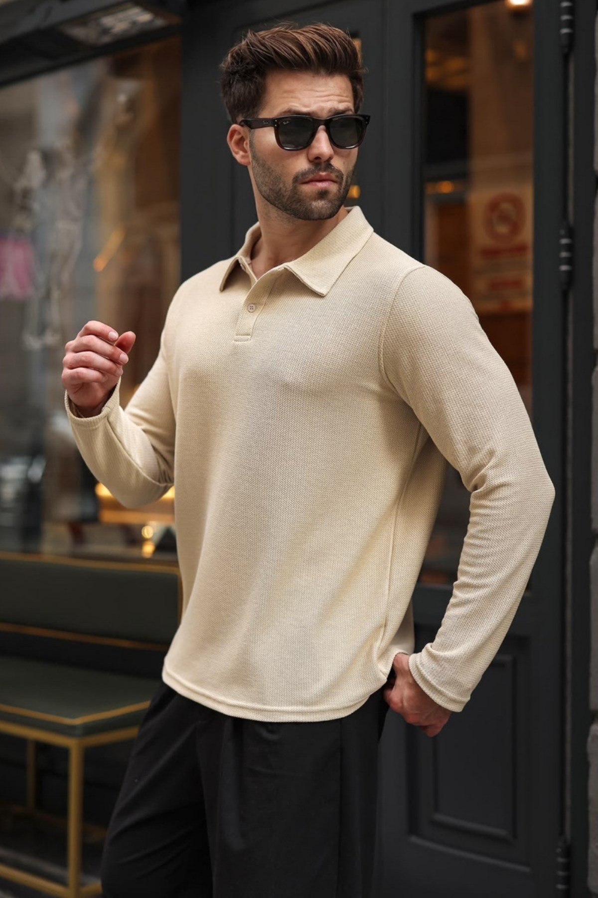 SWEATSHIRT