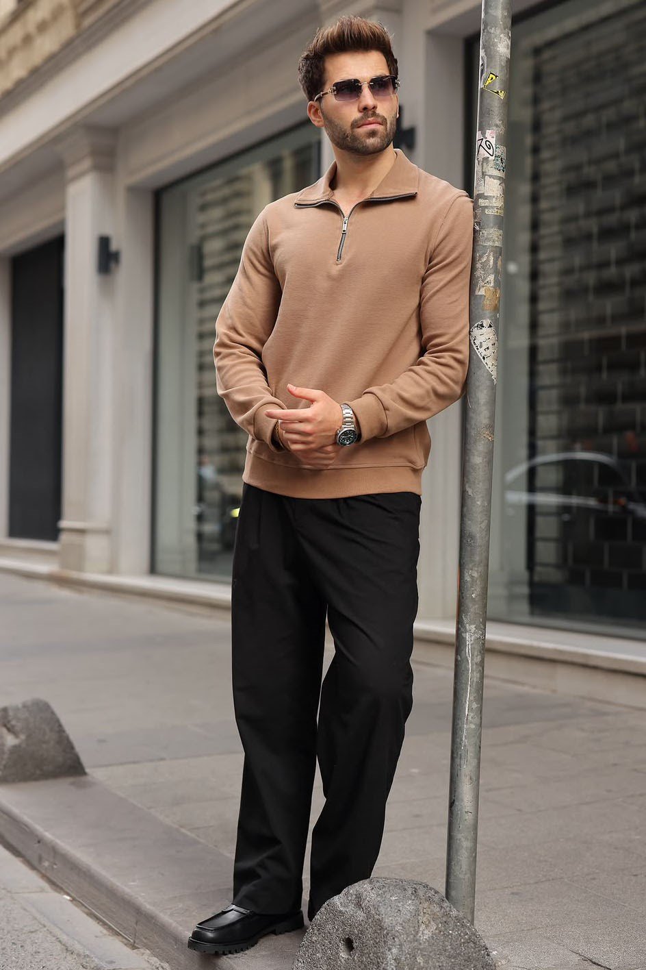 SWEATSHIRT
