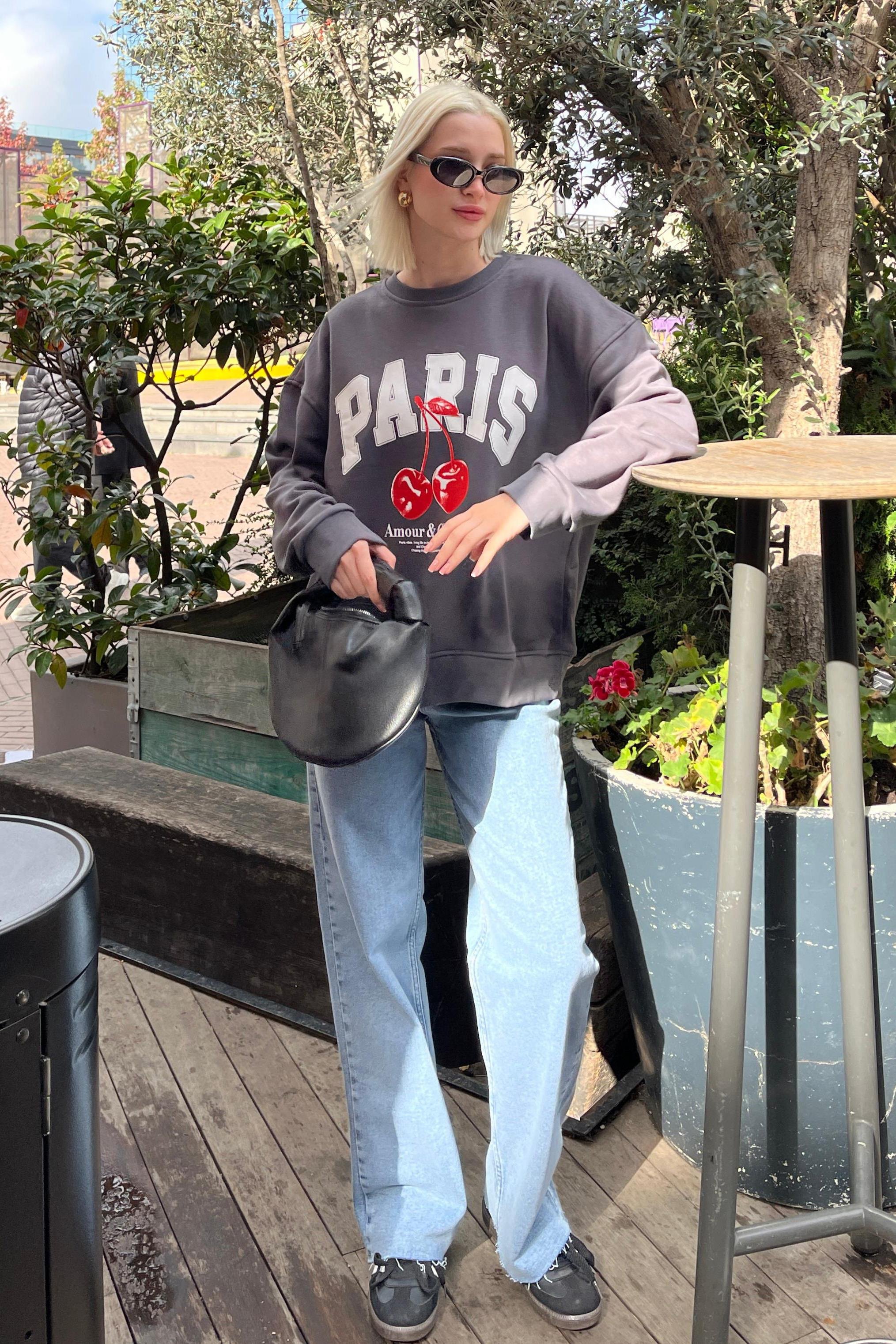 Sweatshirt