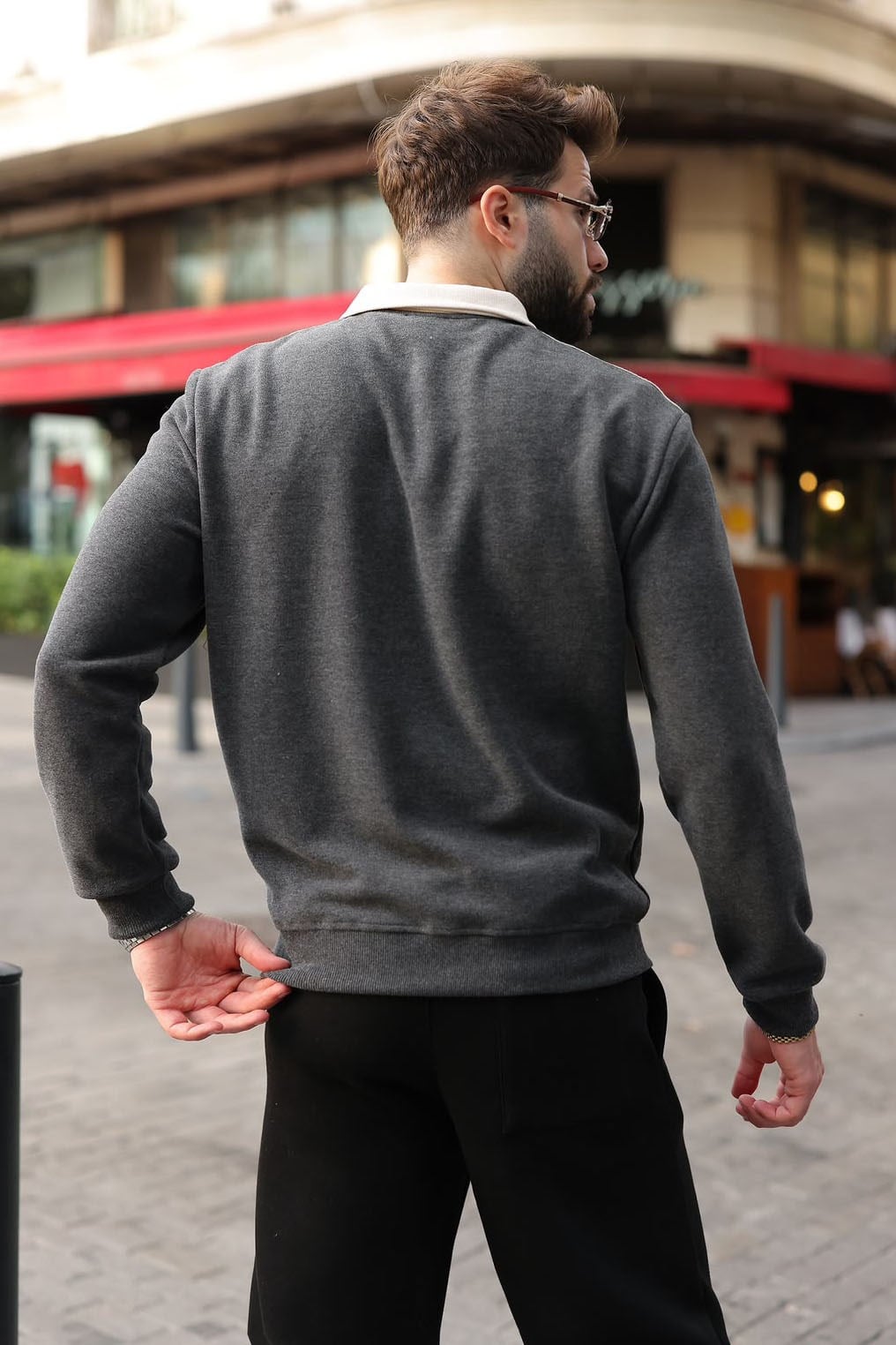 SWEATSHIRT