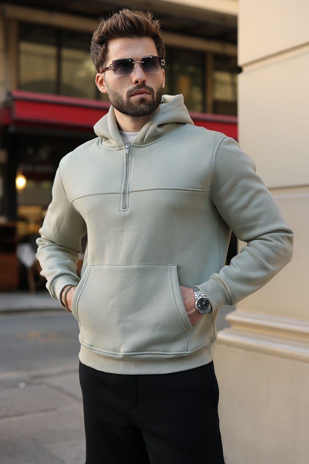 Sweatshirt