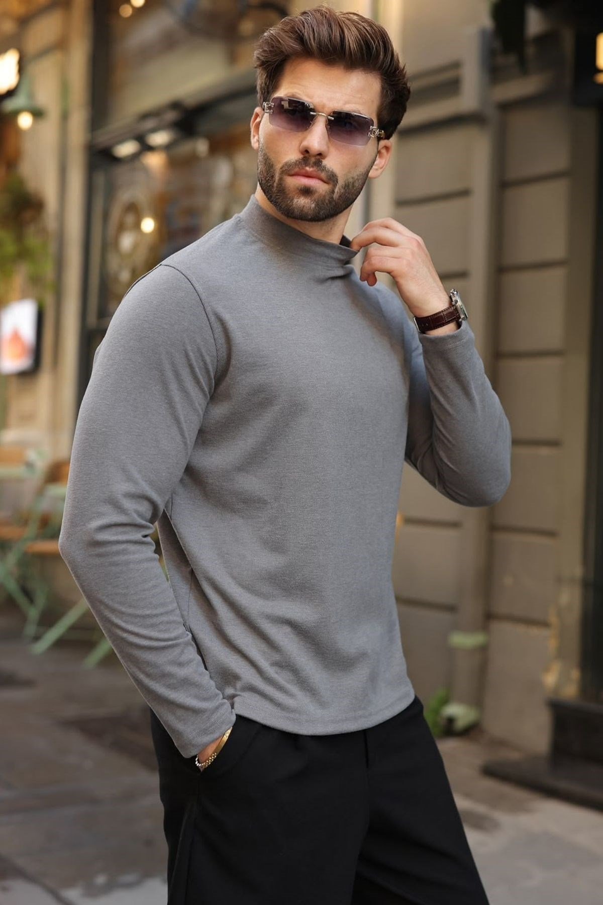 SWEATSHIRT