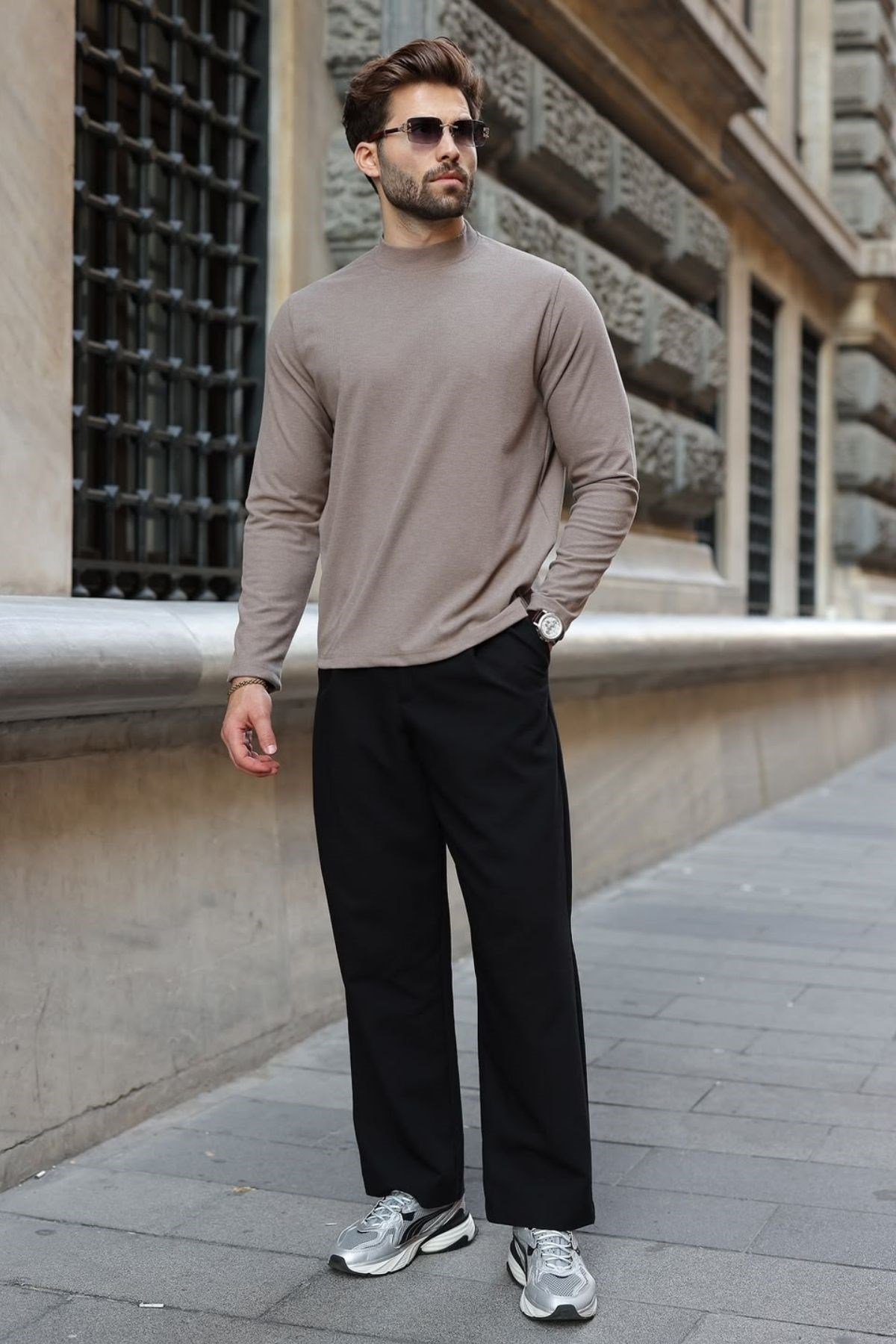 SWEATSHIRT