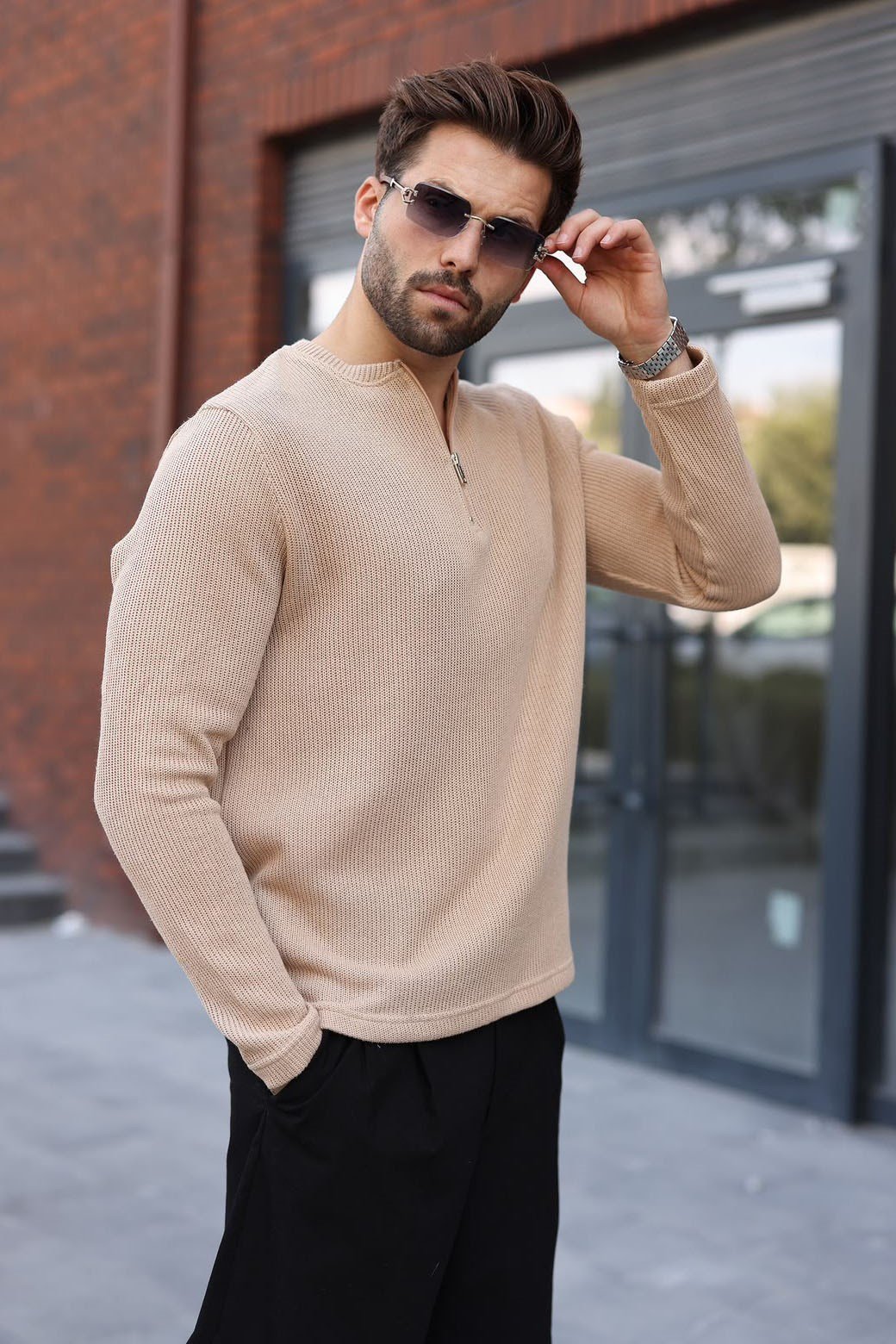 SWEATSHIRT