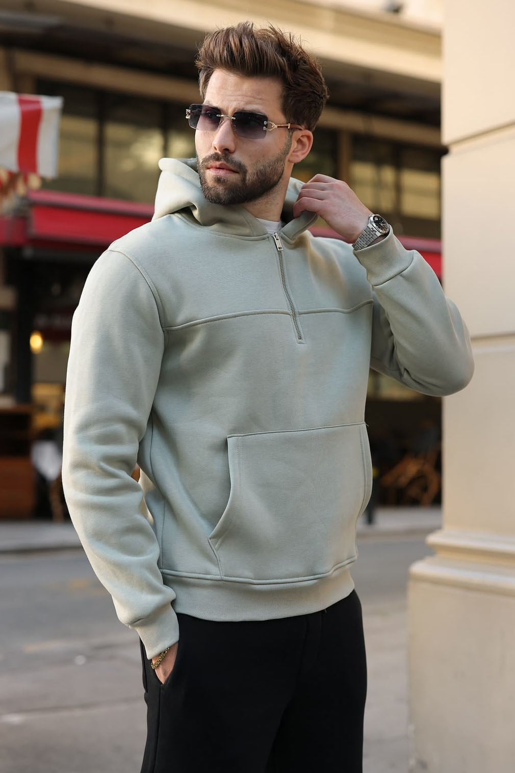 Sweatshirt