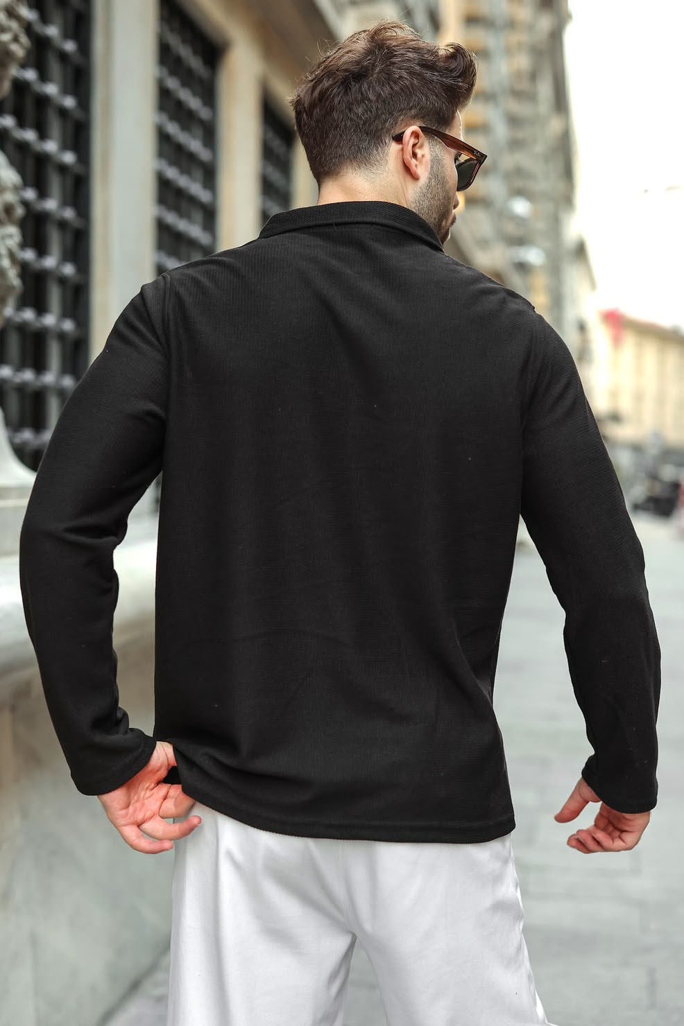 SWEATSHIRT