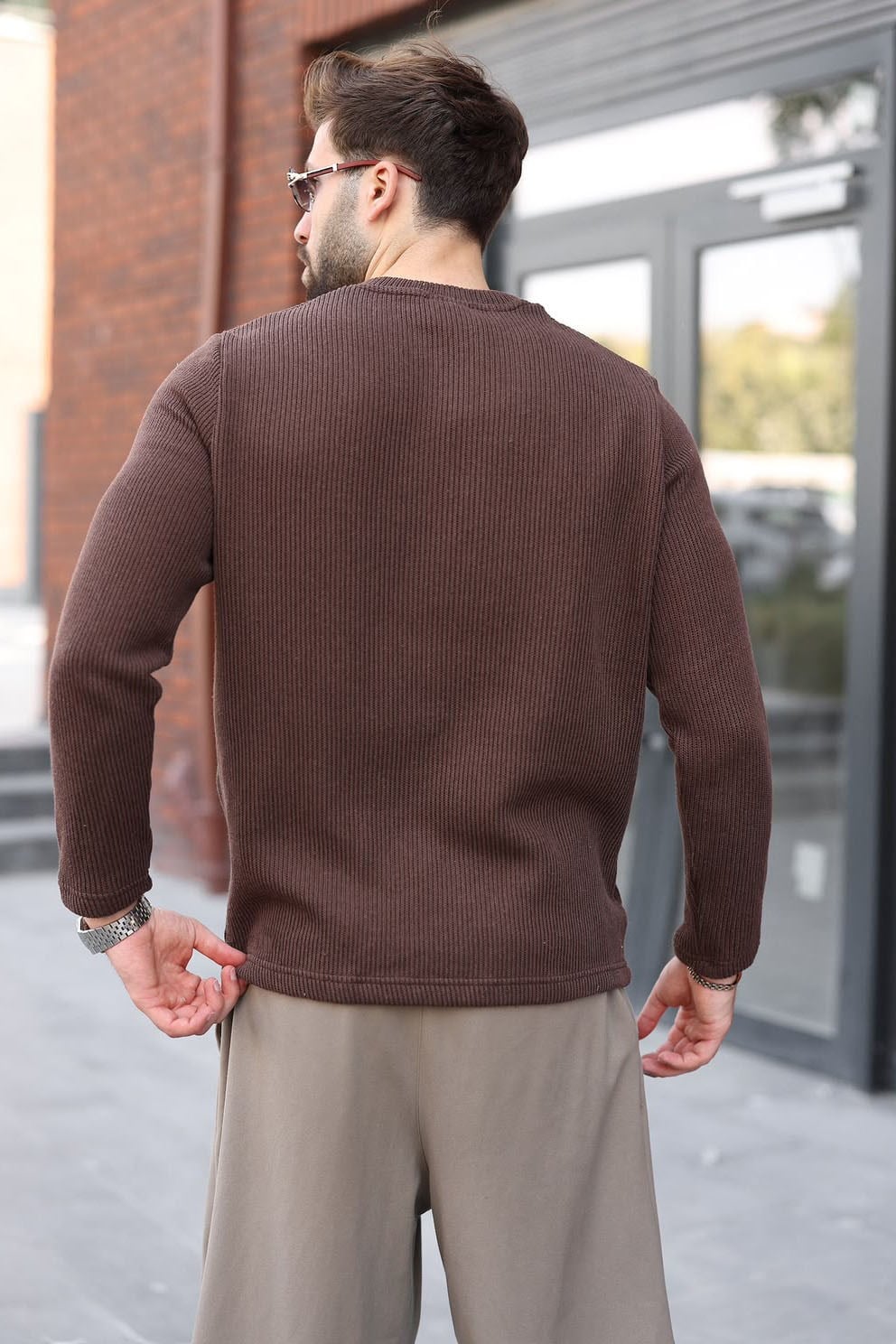 SWEATSHIRT
