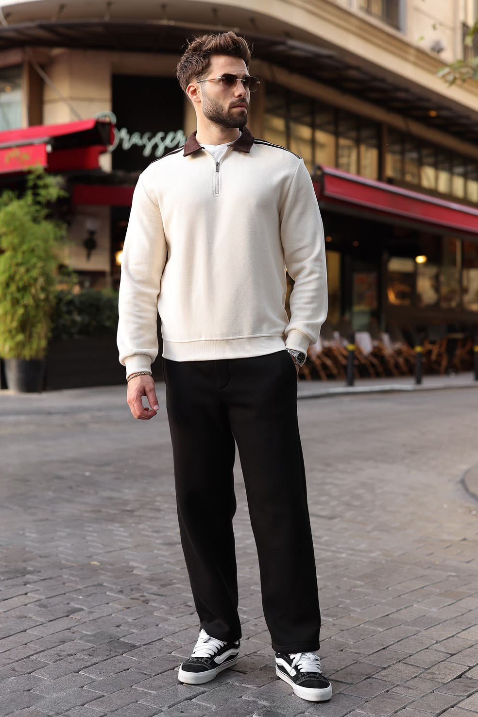 SWEATSHIRT