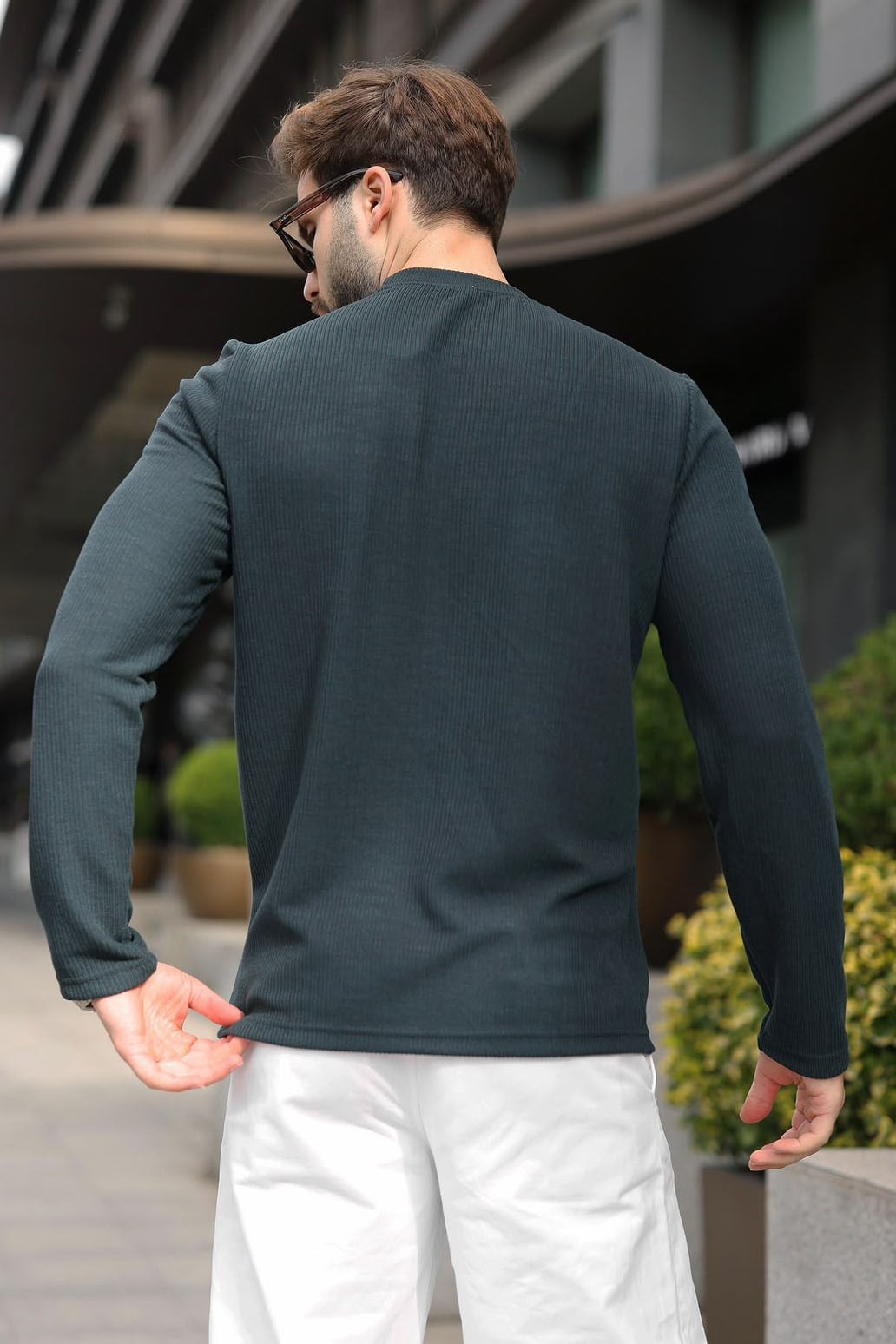 SWEATSHIRT