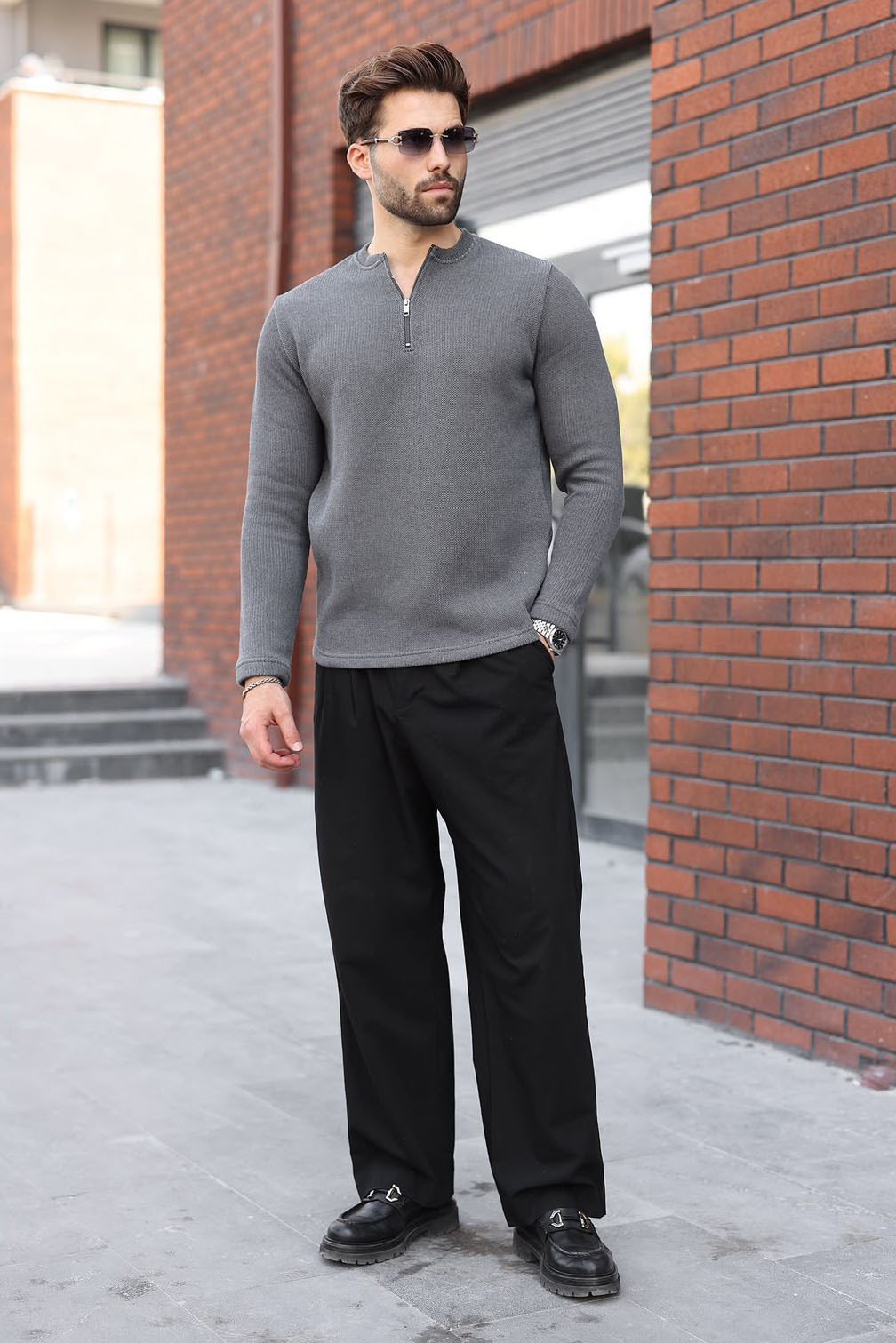 SWEATSHIRT