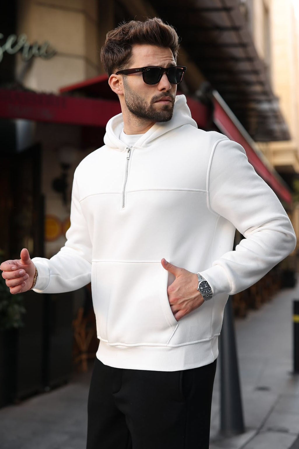 Sweatshirt