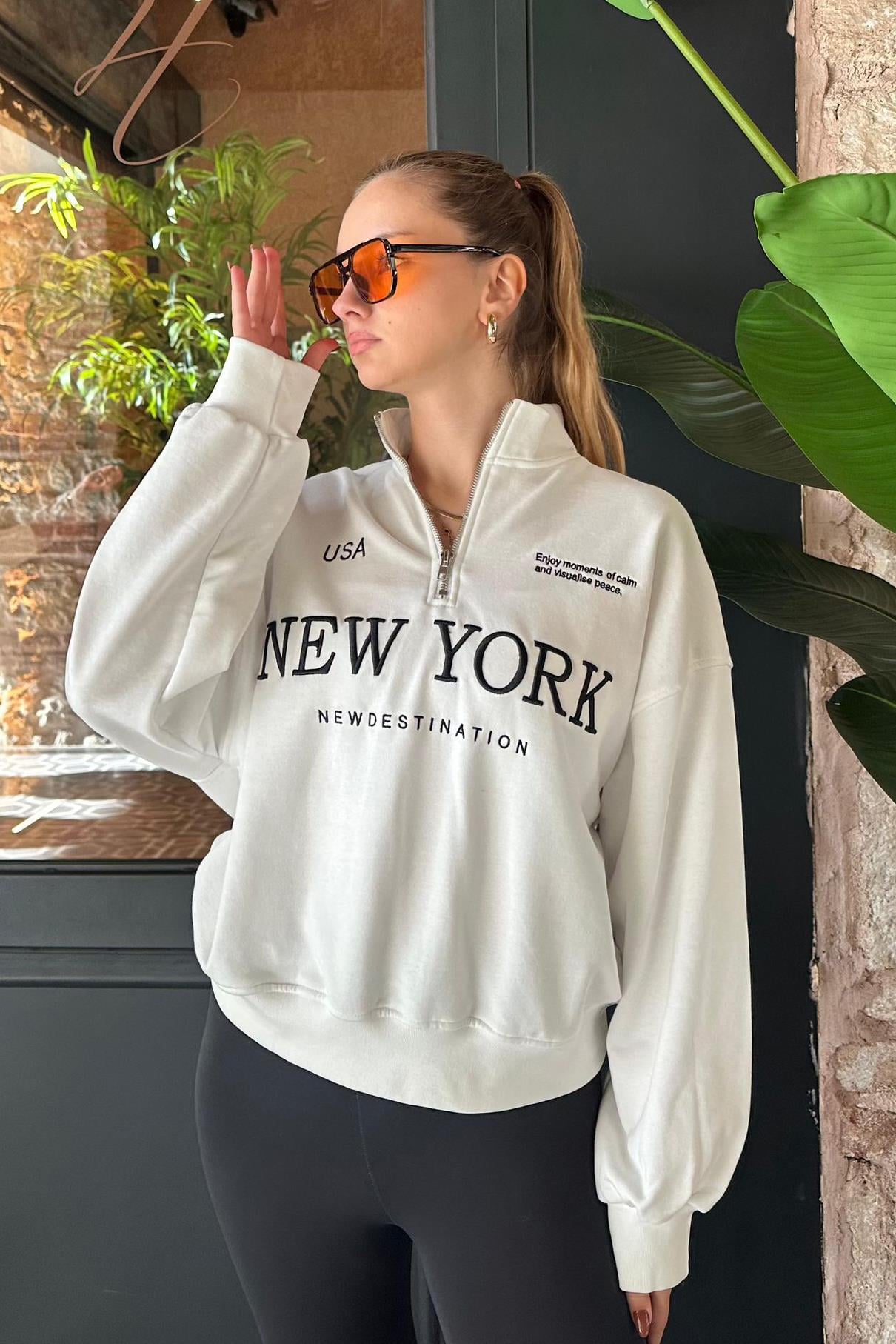Sweatshirt