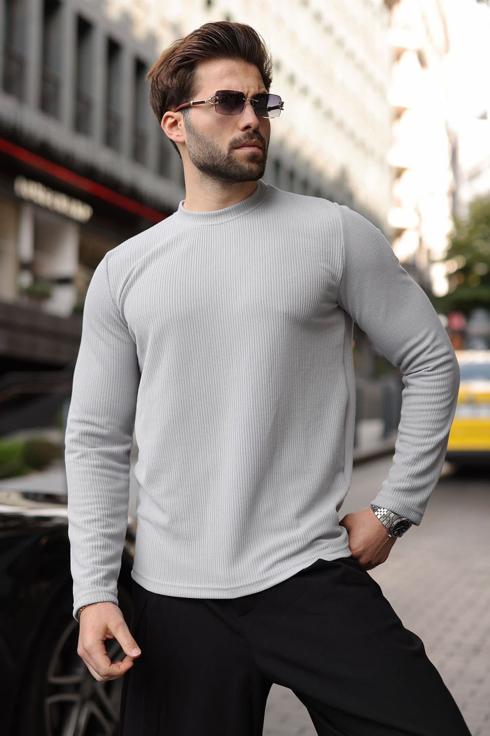 SWEATSHIRT