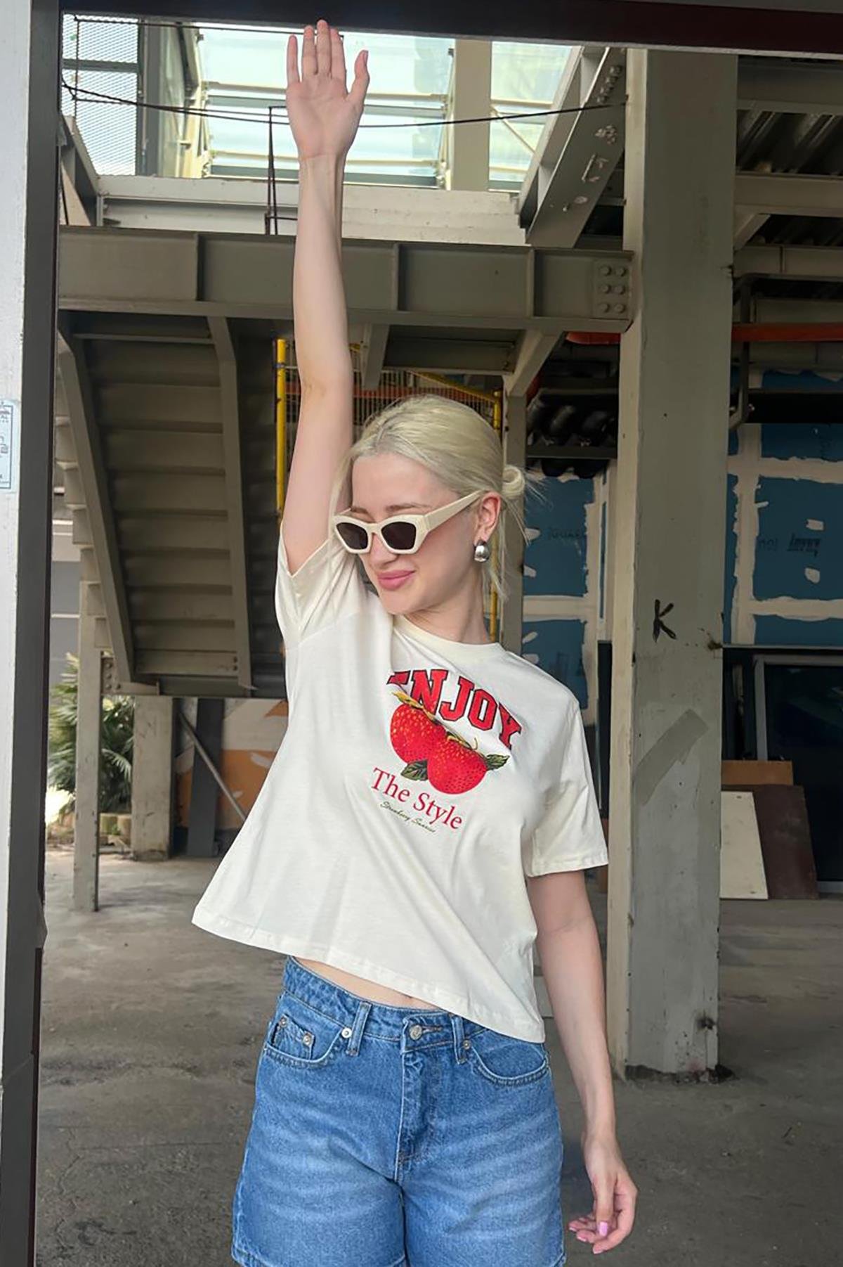 T-shirt