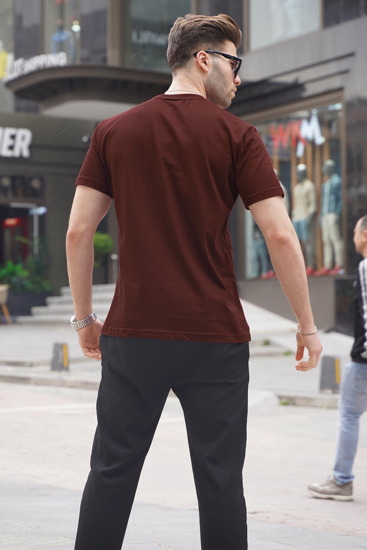 T-SHIRT