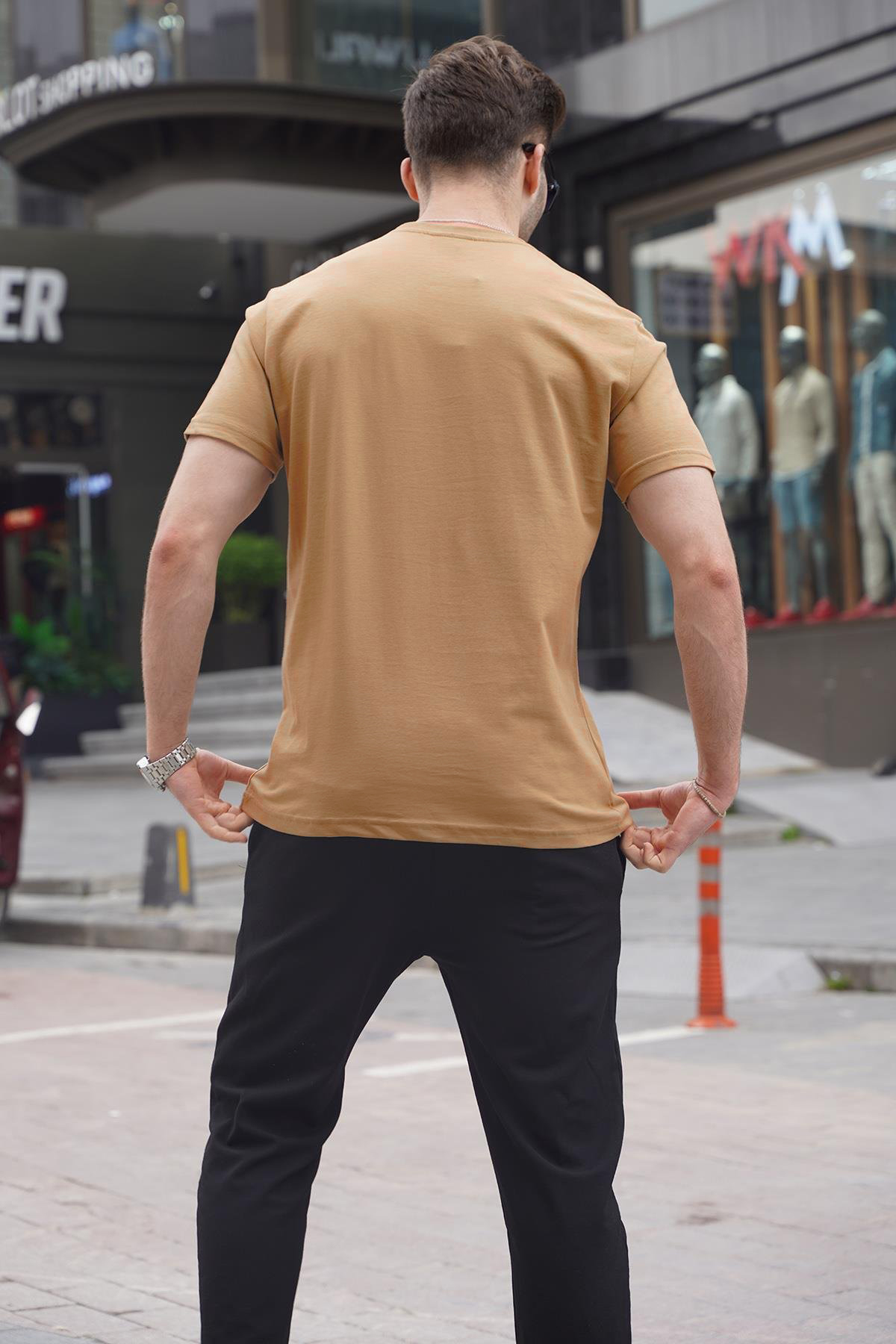 T-SHIRT