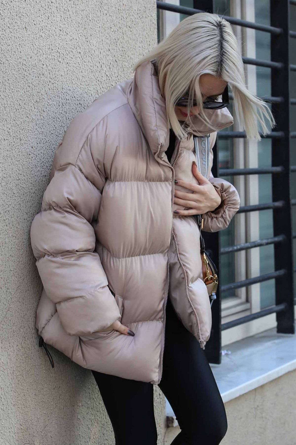 Taş Rengi Basic Oversize Kadın Şişme Mont MG1550
