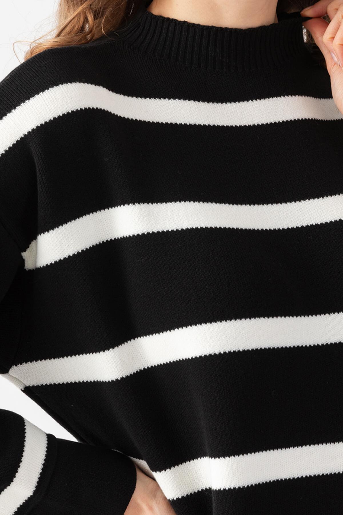 Irmak Kerekli Kadın Çizgili Oversize Elbise, Kadın Elbise,Triko Elbise, Oversize Elbise, Uzun Elbise, Siyah Ekru