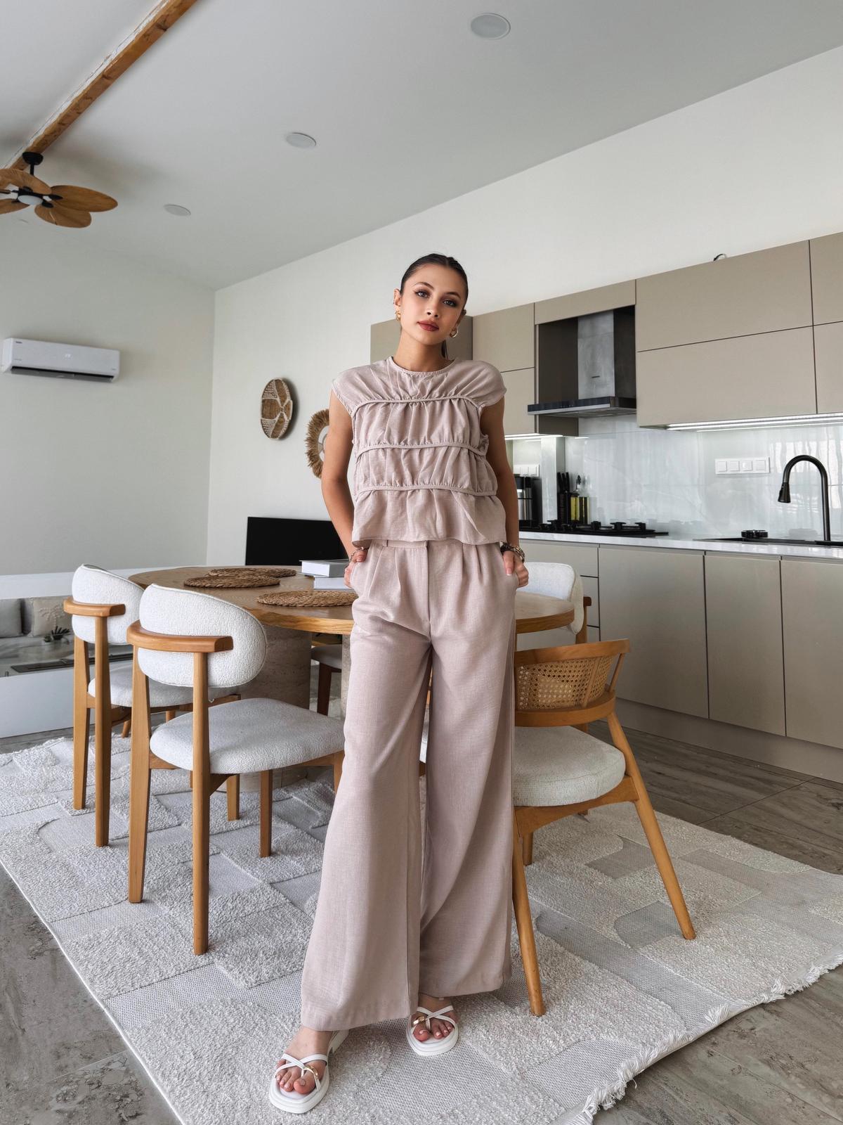 Zuria Bej Sıfır Kol Dikiş Detay Keten Bluz Takım