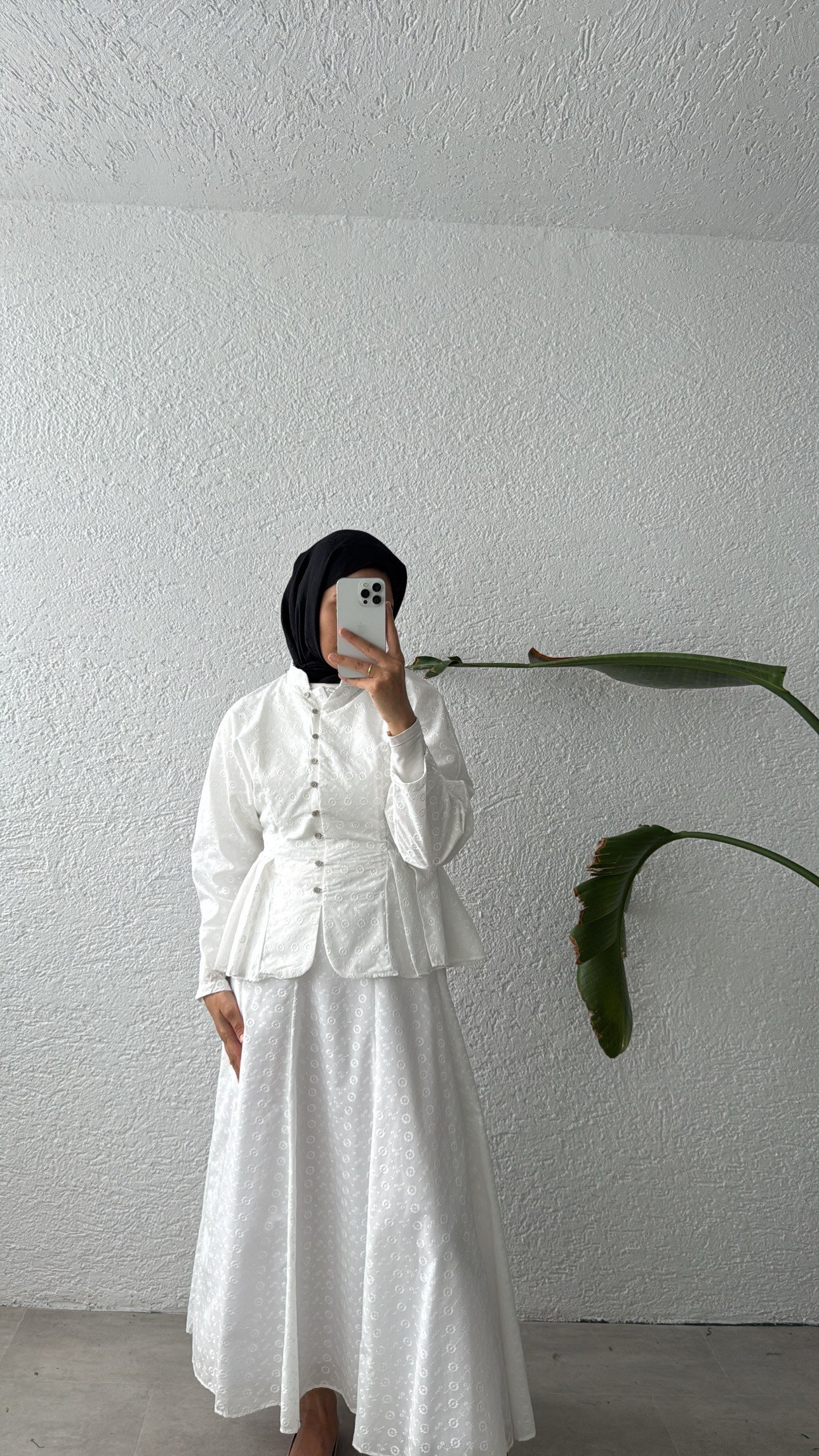 BEYAZ İŞLEMELİ PEPLUM GÖMLEK