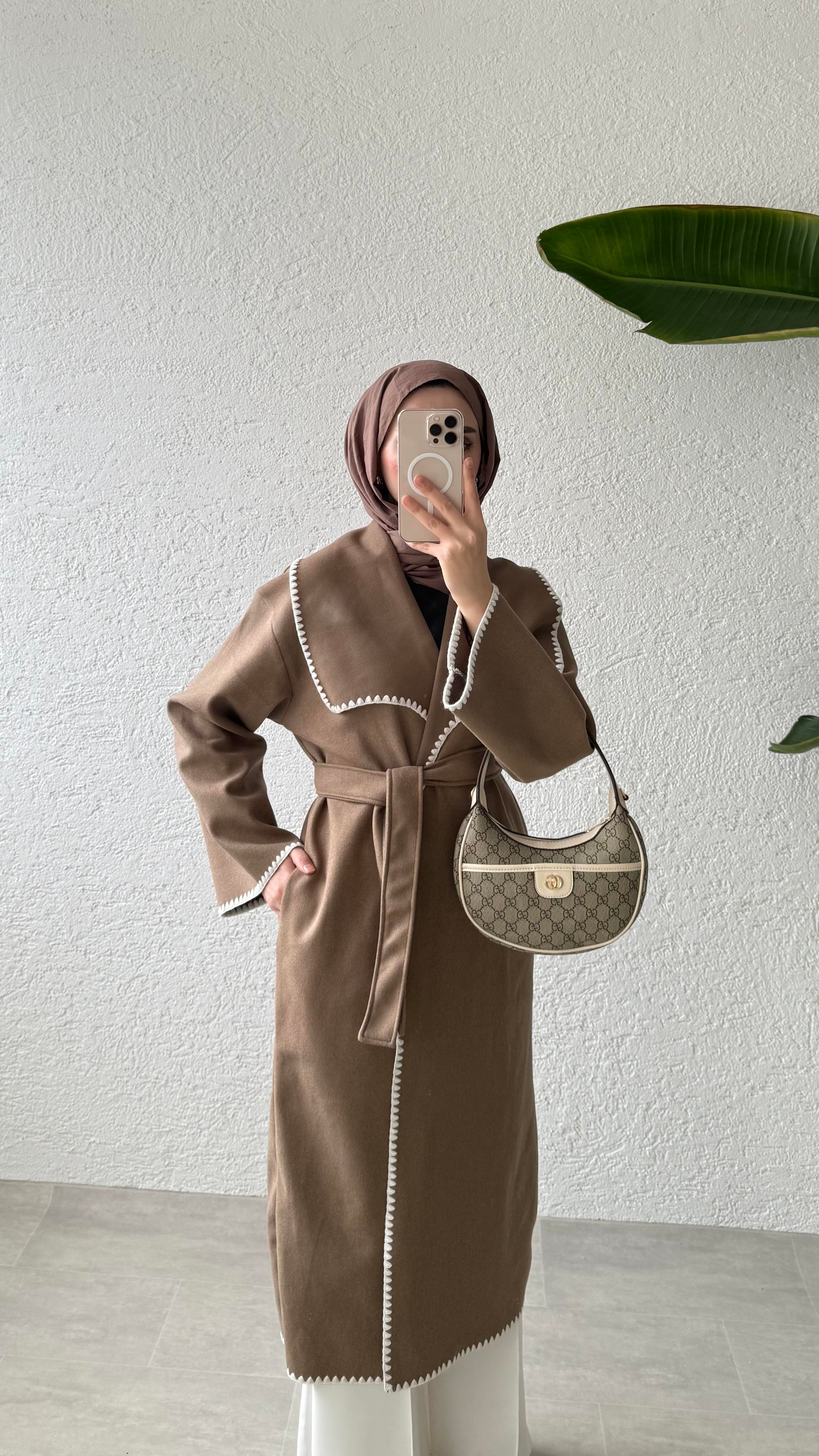 GÜL DİKİŞLİ KABAN - CAMEL 