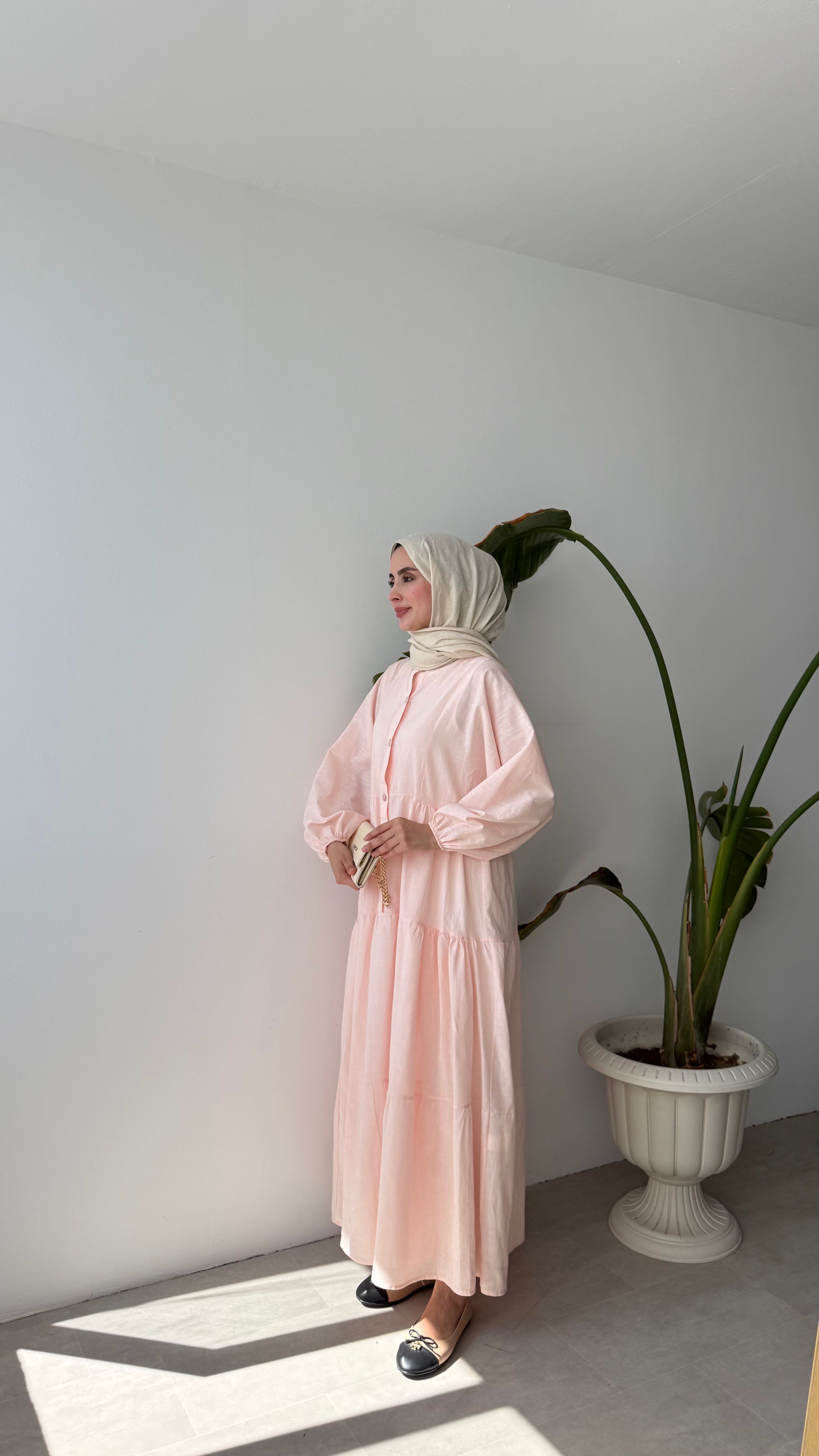 KAT DETAYLI BÜZGÜLÜ ELBİSE - PEMBE