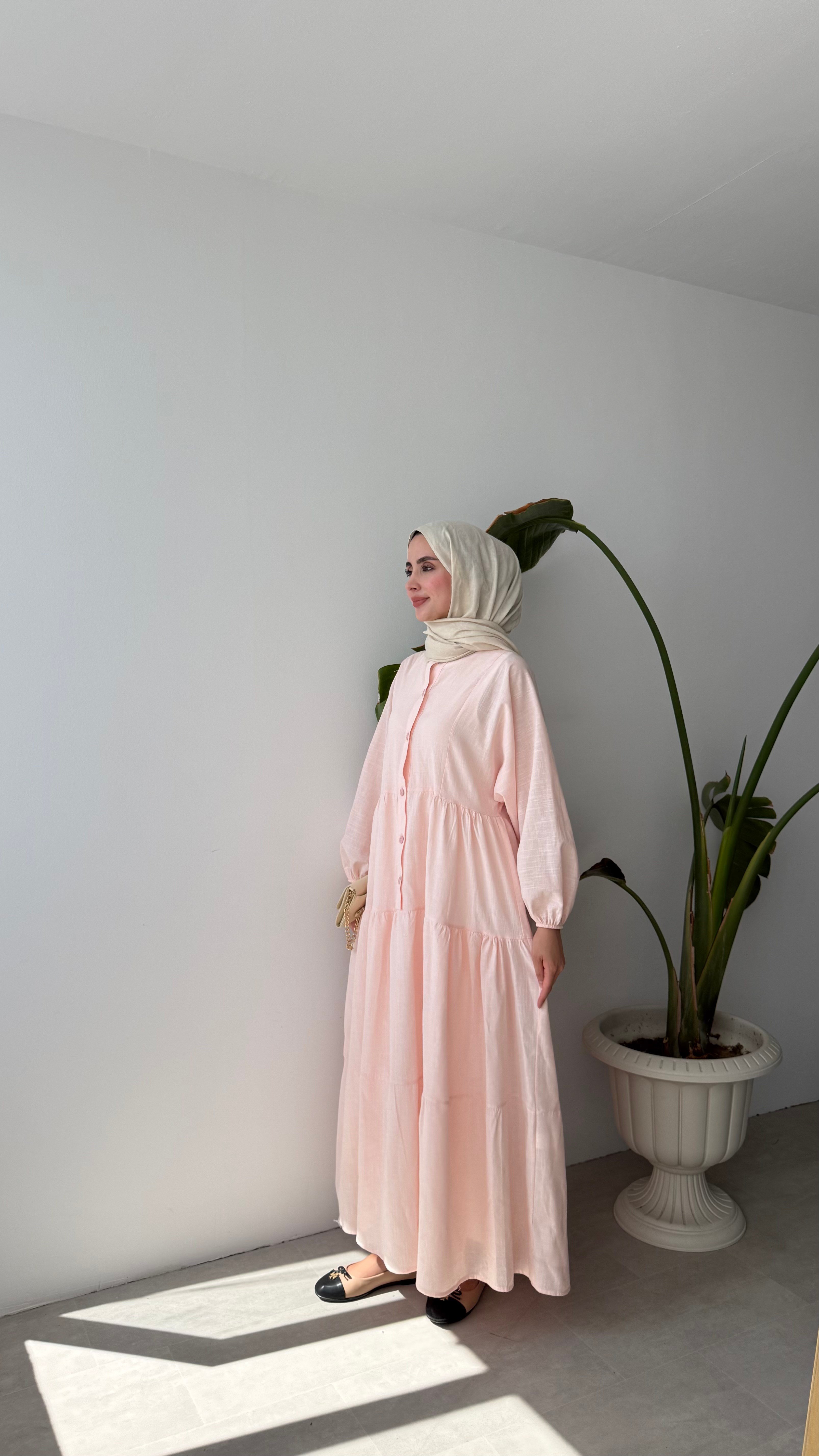 KAT DETAYLI BÜZGÜLÜ ELBİSE - PEMBE