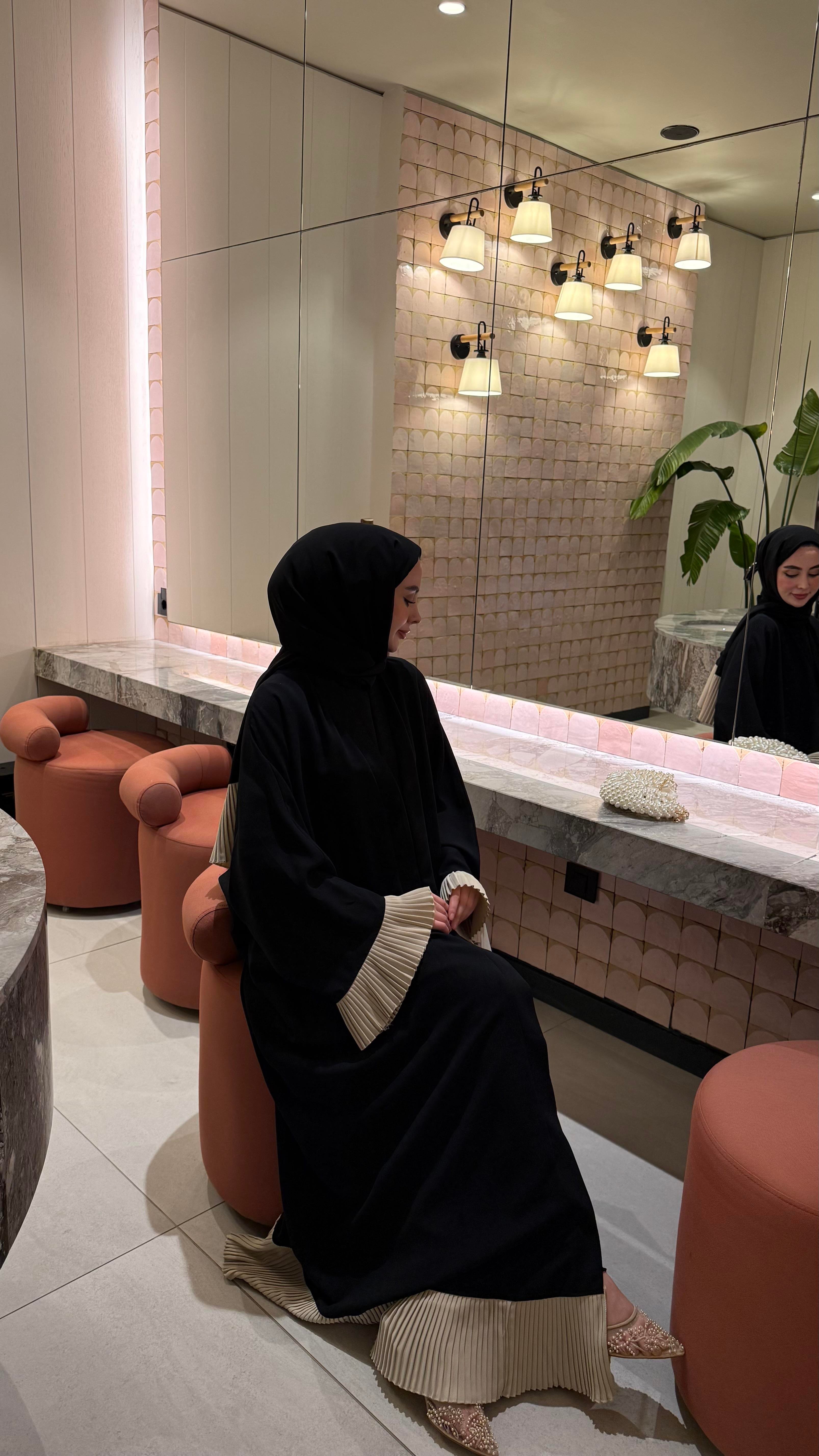 PİLİSE DETAYLI ABAYA & FERACE - SİYAH