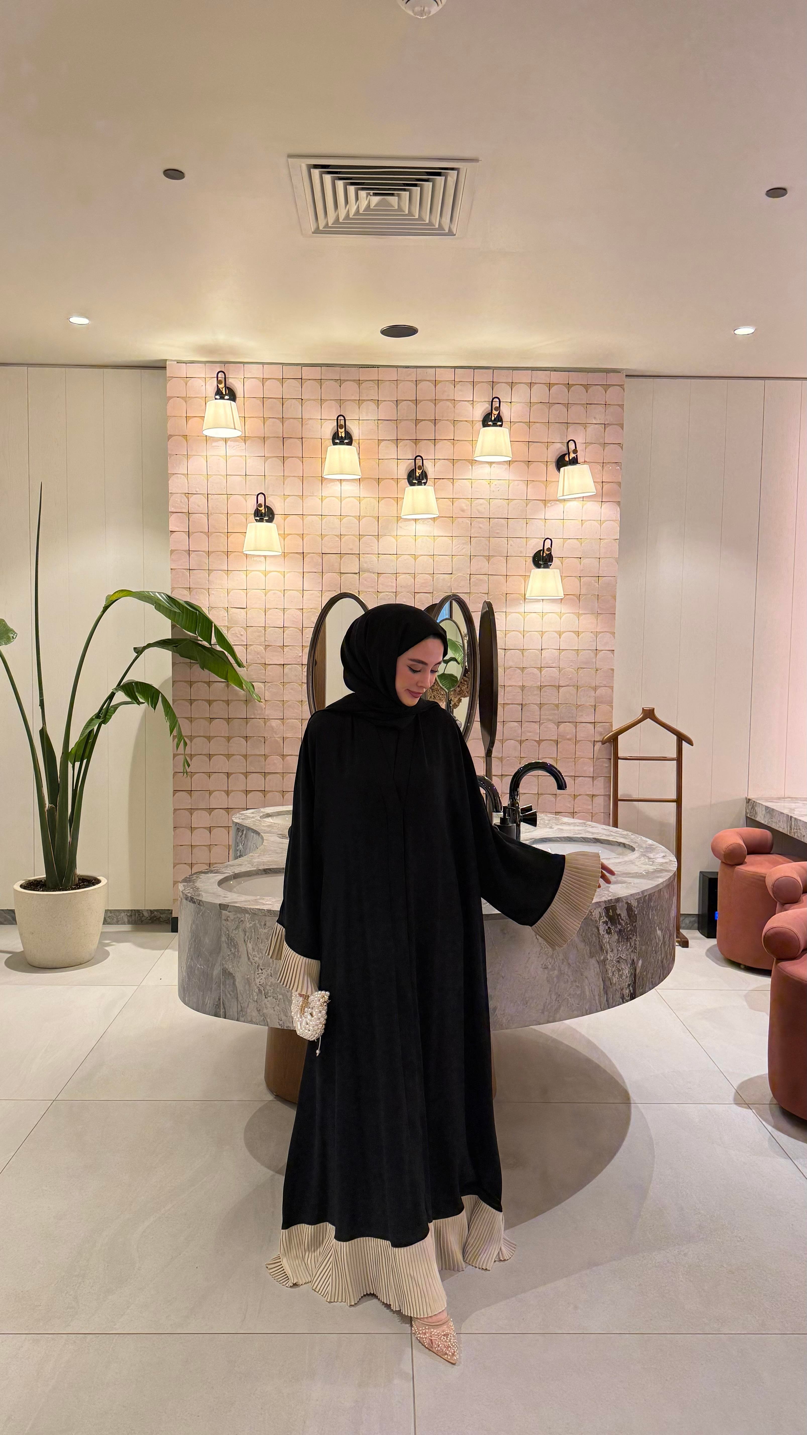 PİLİSE DETAYLI ABAYA & FERACE - SİYAH