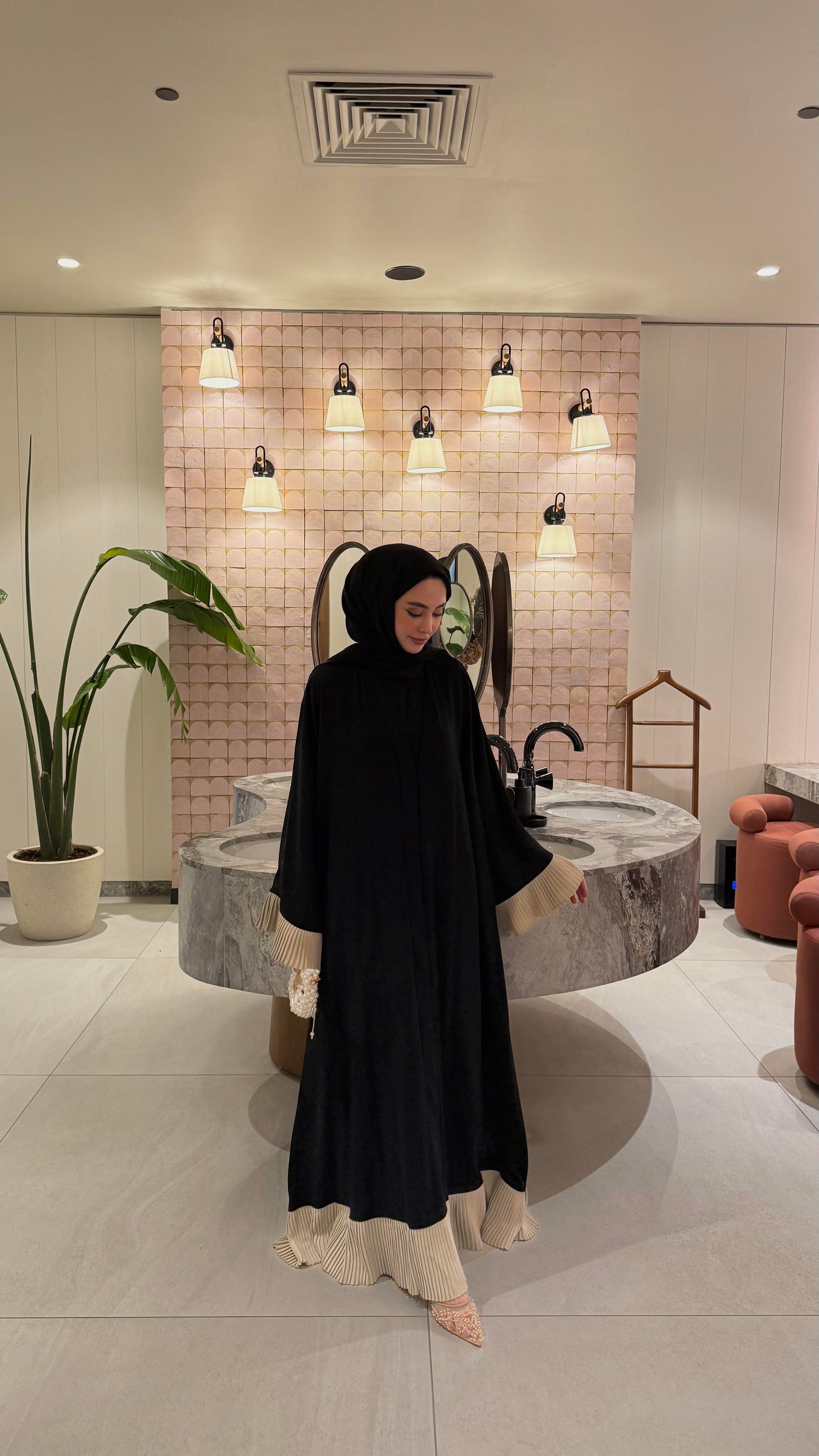 PİLİSE DETAYLI ABAYA & FERACE - SİYAH