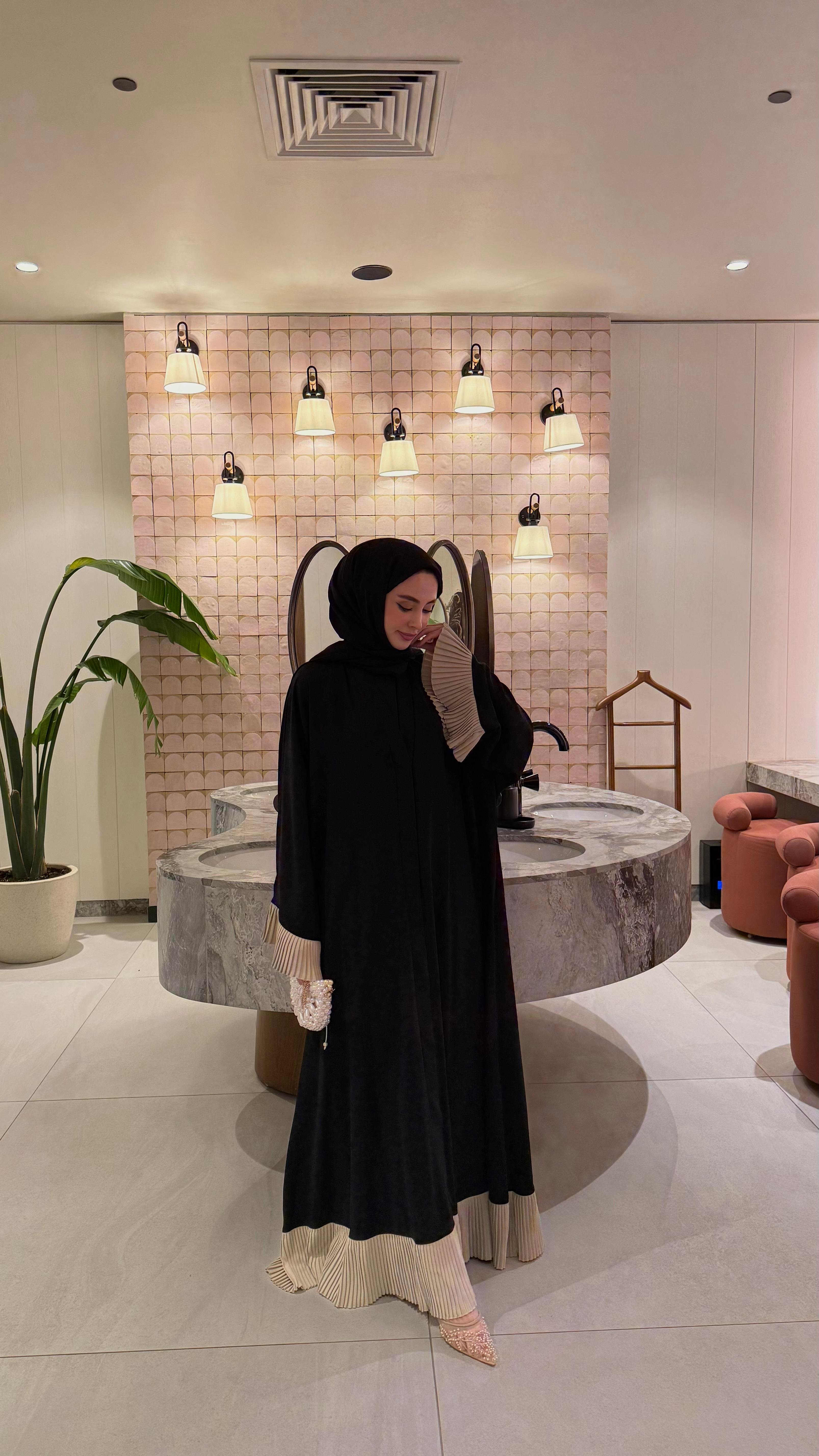 PİLİSE DETAYLI ABAYA & FERACE - SİYAH