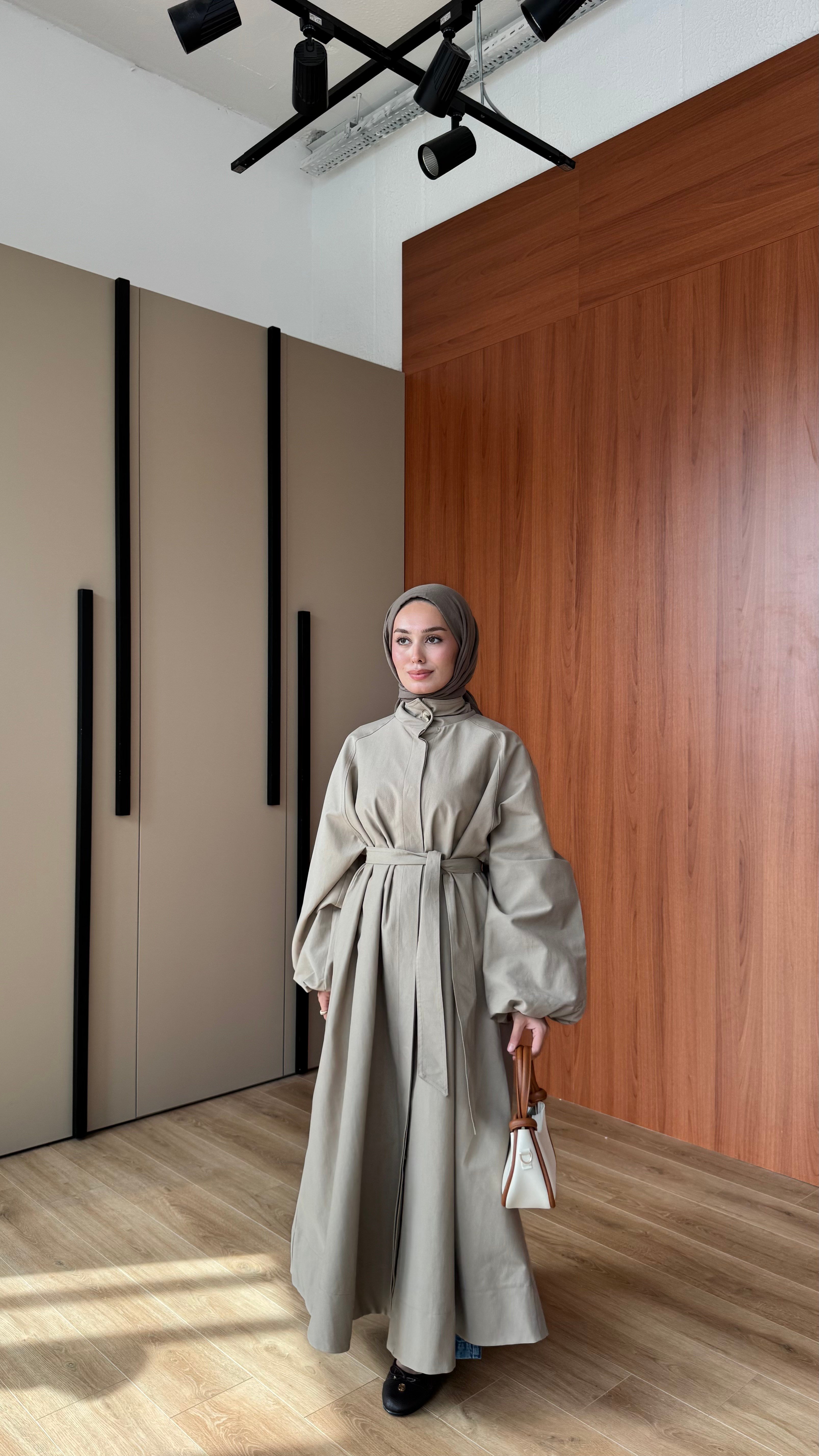ROBE ASTARLI TRENÇKOT - ADAÇAYI