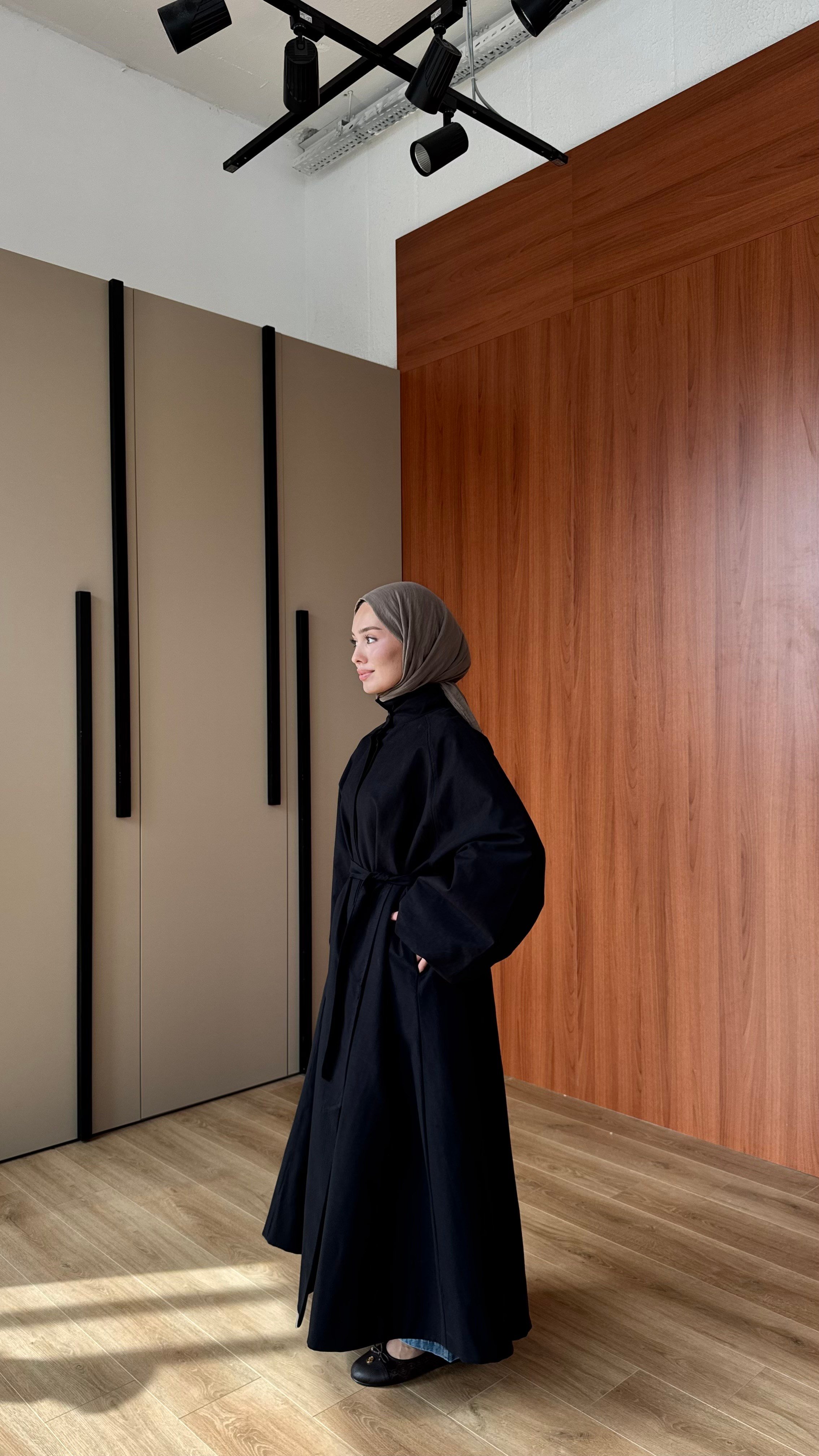ROBE ASTARLI TRENÇKOT - SİYAH